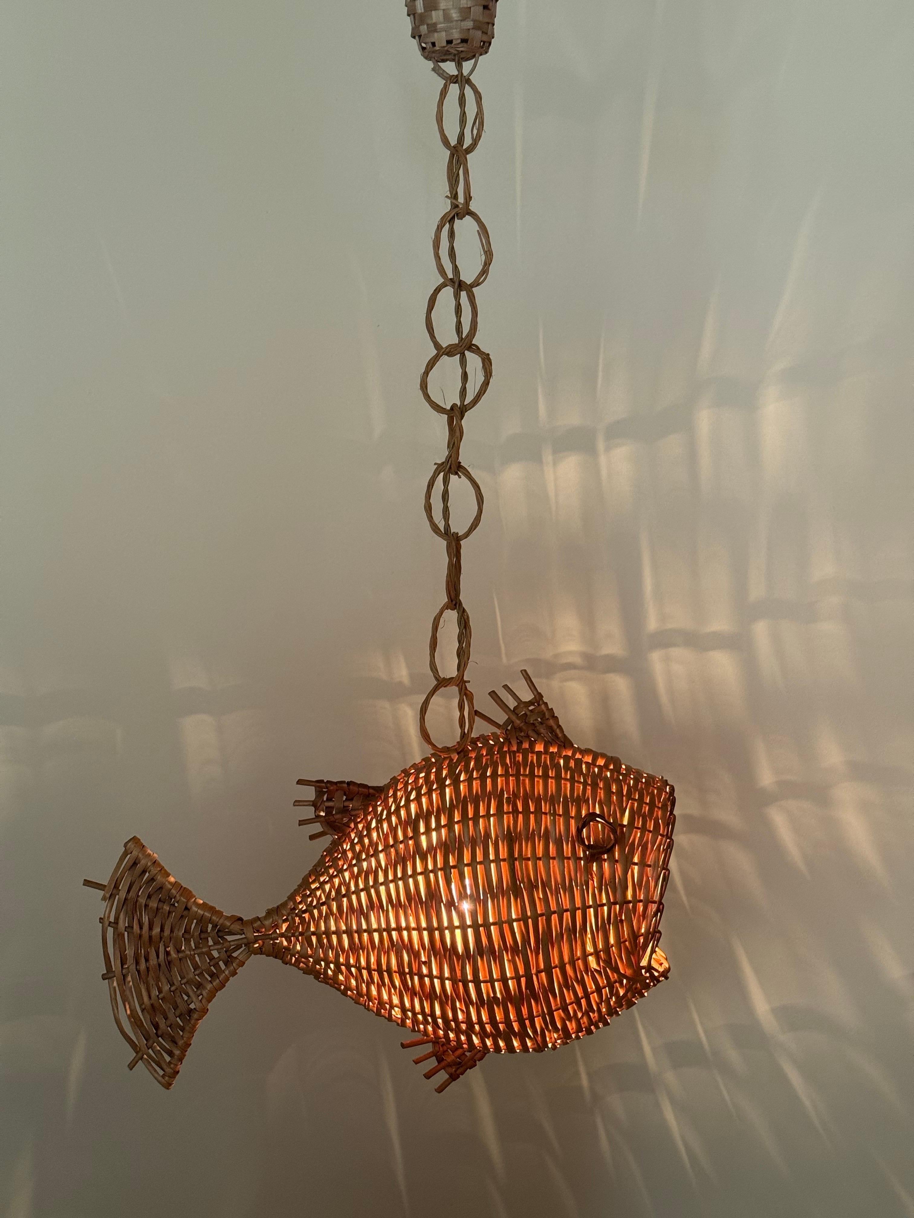 Mid Century Boho Französisch Wicker Fisch Deckenleuchte im Angebot 5