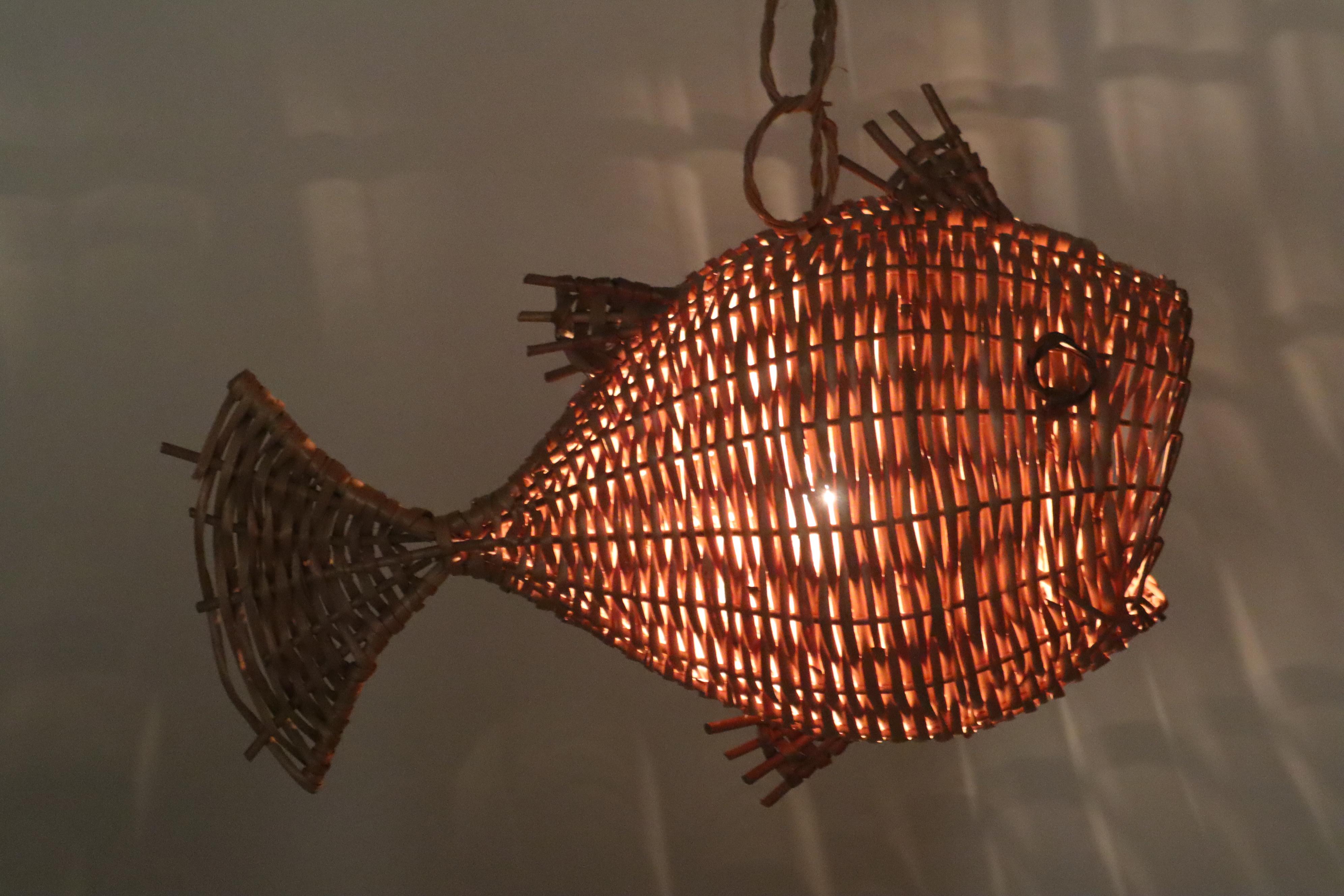 Mid Century Boho Französisch Wicker Fisch Deckenleuchte im Angebot 2