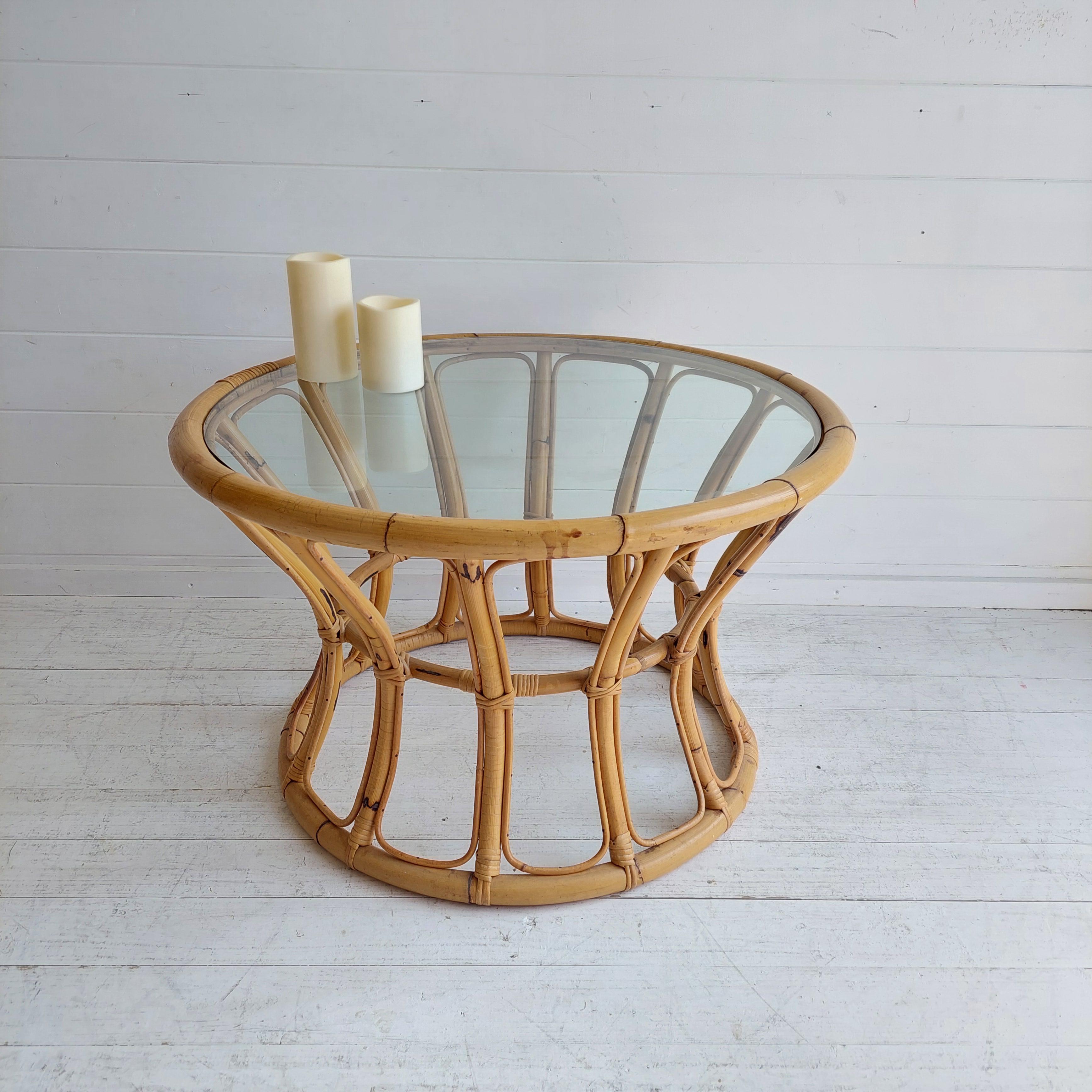 Cool vintage coffee table
This is a rare find!
This beautiful circular glass top table is both stylish & functional.
It has a lovely drum shape which adds to its Mid-Century vibe.
It can be place up side down, creating a completely  new design and