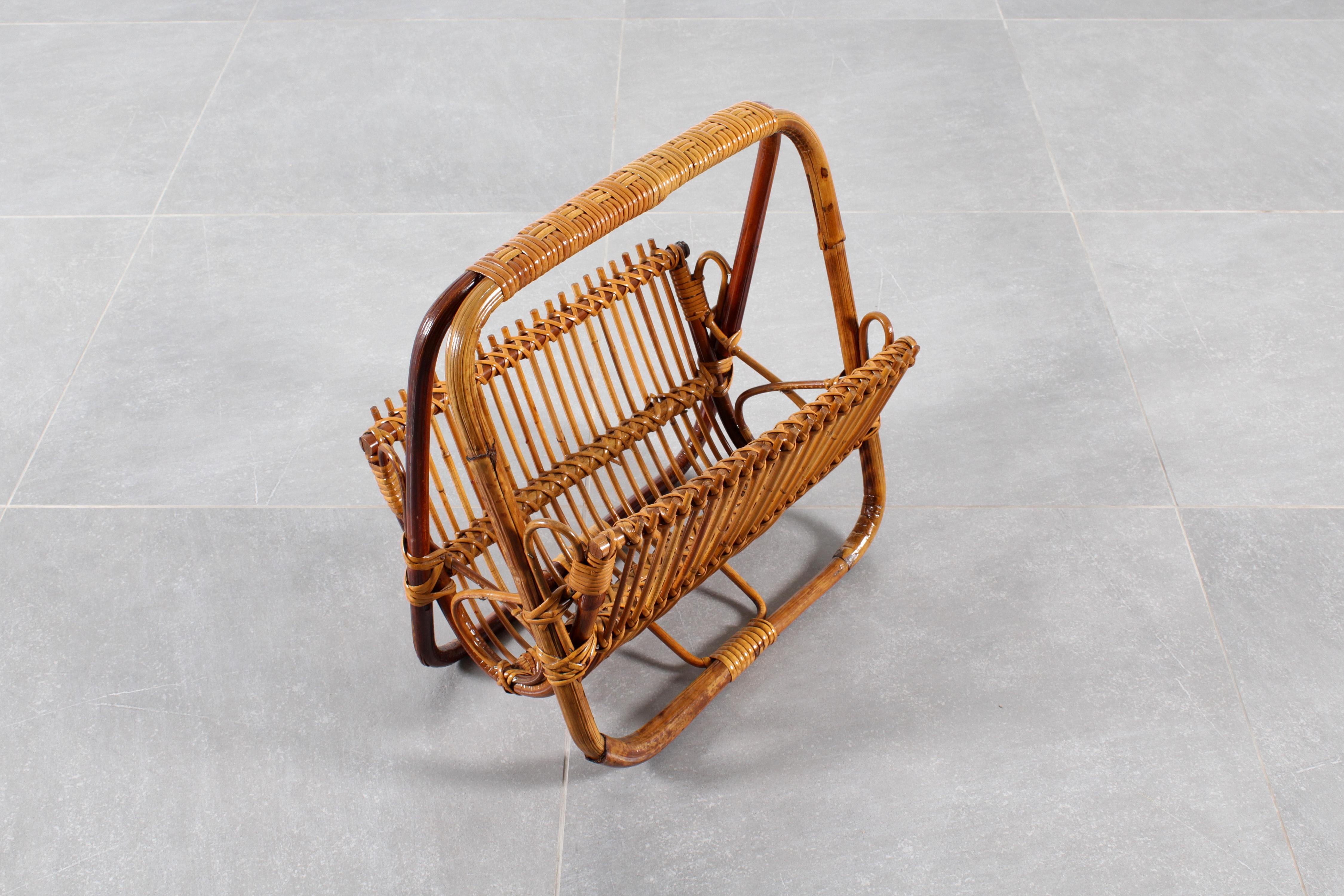 Mid-Century Italian Bamboo and Wicker Magazine Rack, 60s For Sale 5