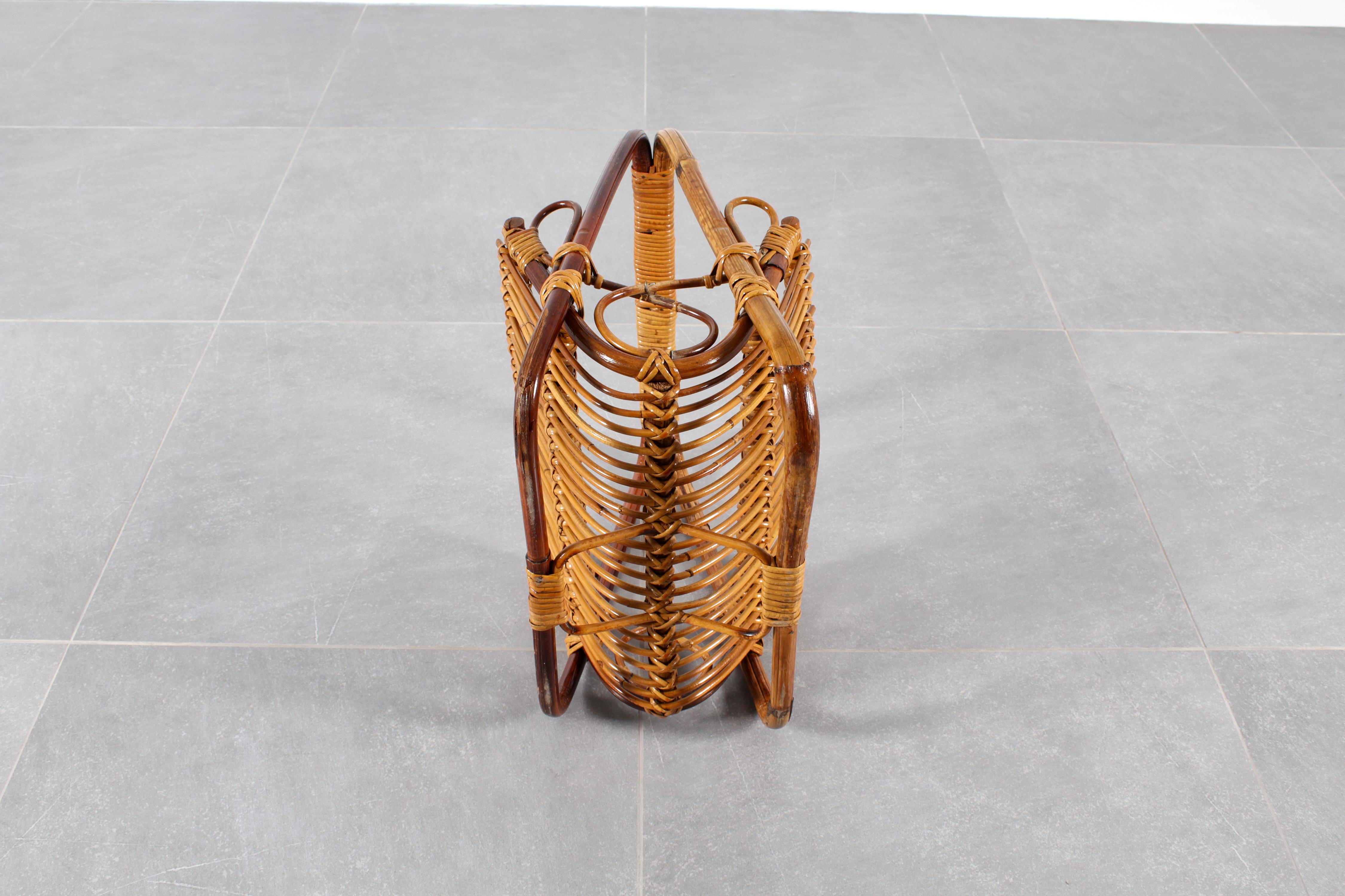Mid-Century Italian Bamboo and Wicker Magazine Rack, 60s For Sale 7