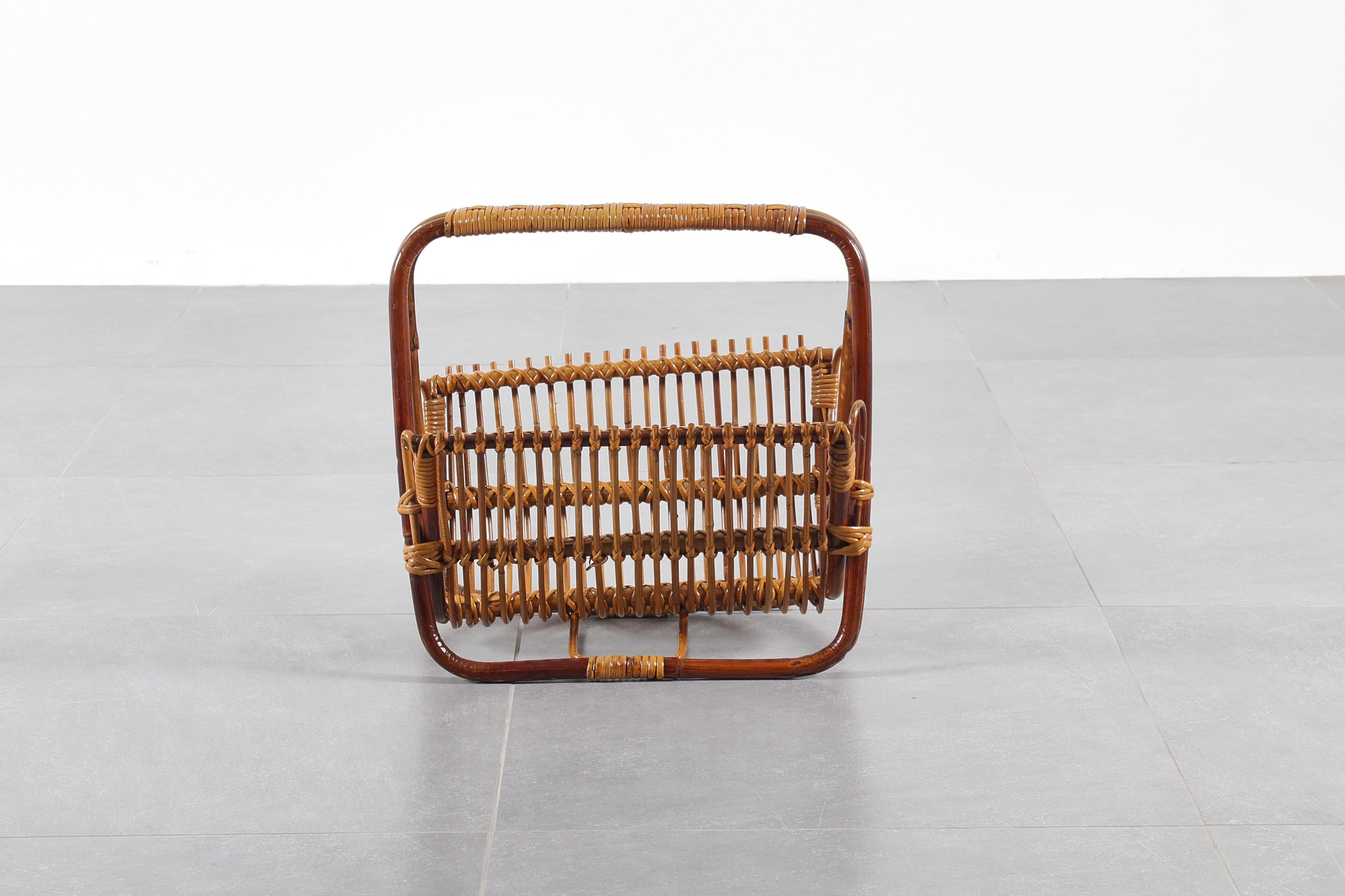Mid-Century Italian Bamboo and Wicker Magazine Rack, 60s For Sale 1