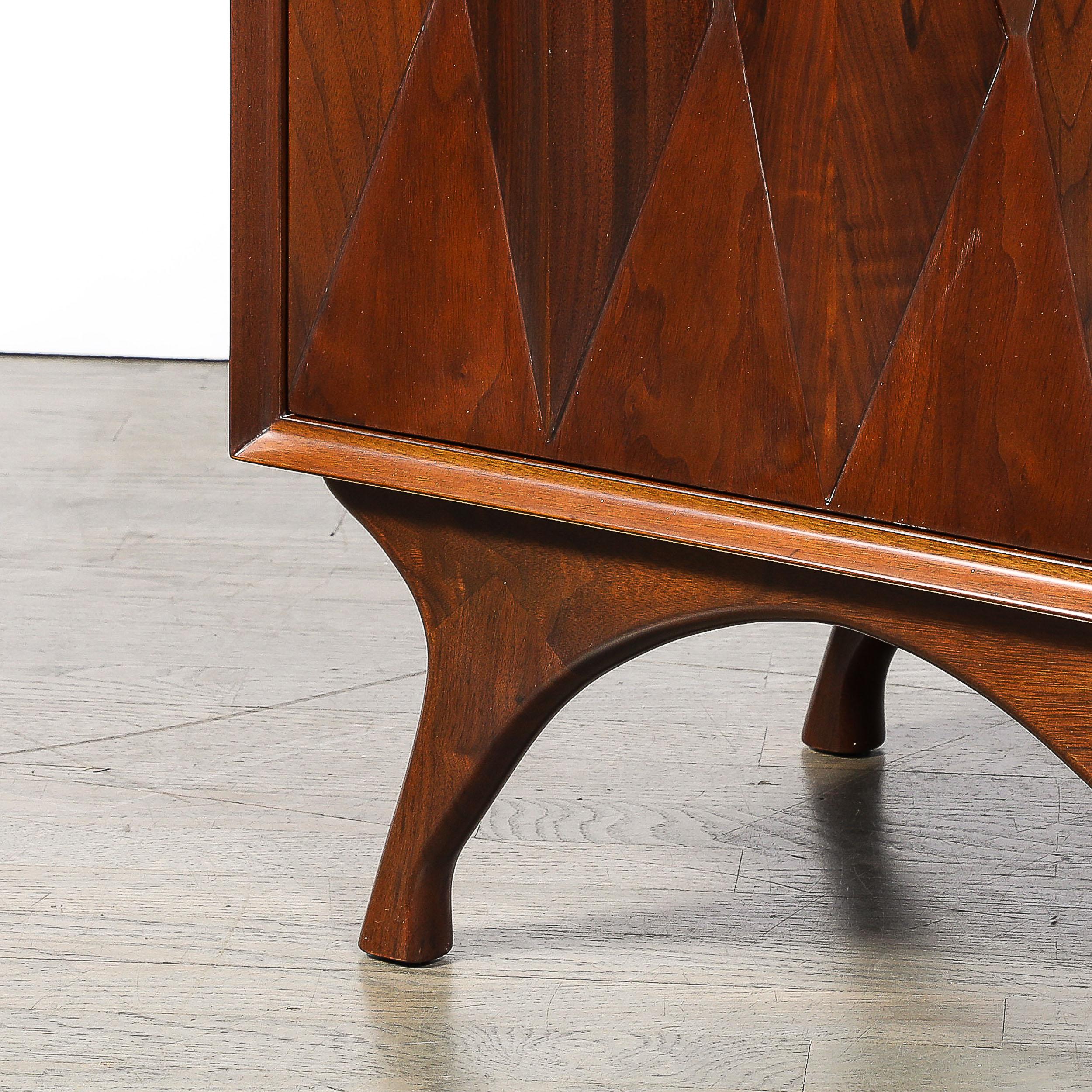Mid-Century Book-Matched Walnut Diamond Front Nightstands by Albert Parvin For Sale 1