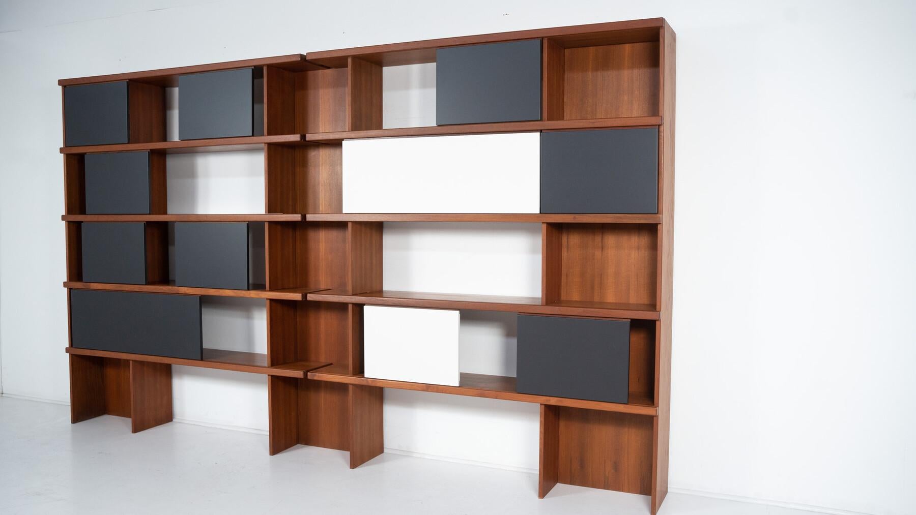 Mid-Century Bookcase by Ilmari Tapiovaara, La Permanente Mobili Cantu, 1950s For Sale 3
