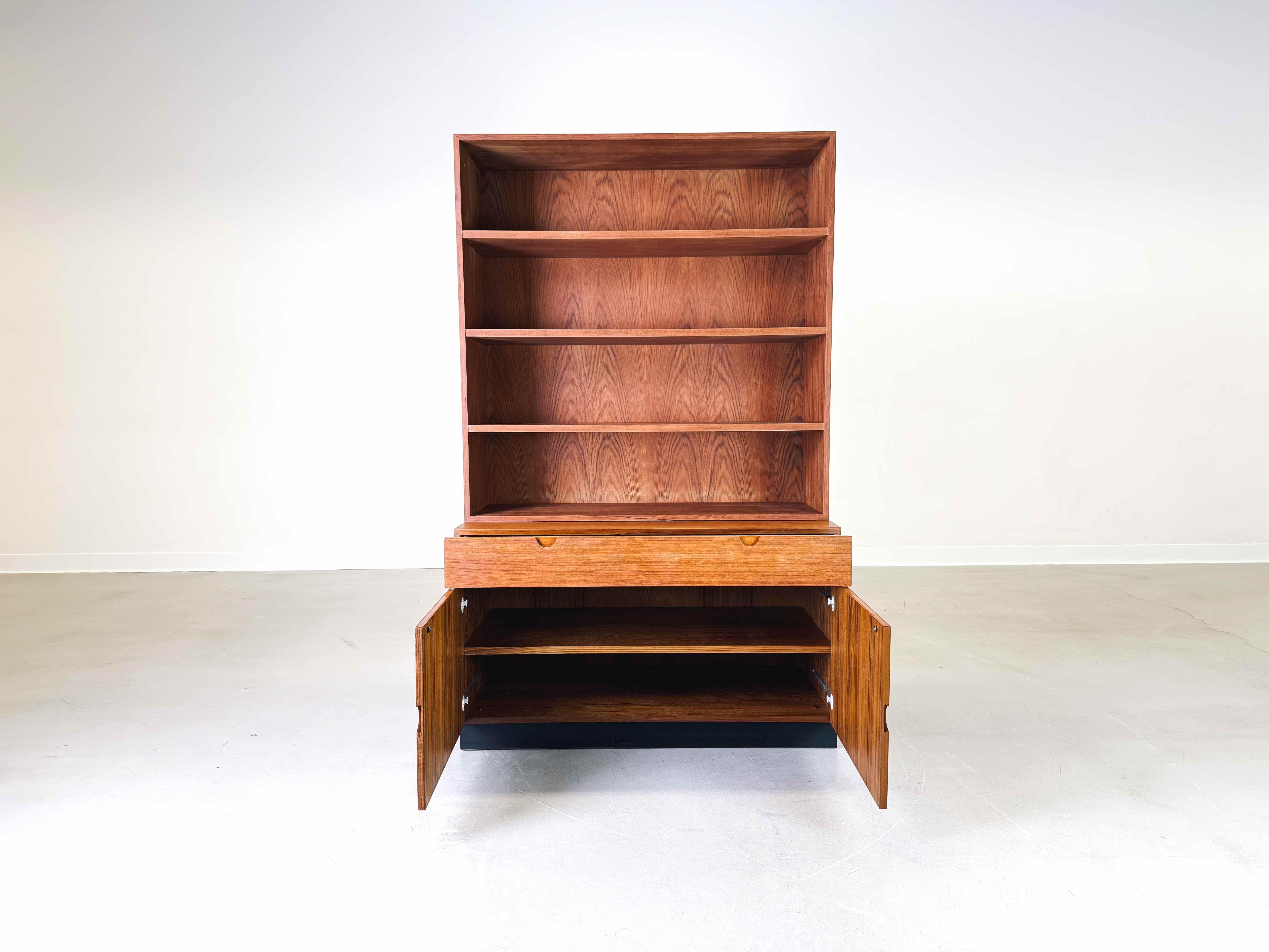Danese Mobile libreria Mid Century Bramin 160 Sven Ellekär scaffale in teak in vendita