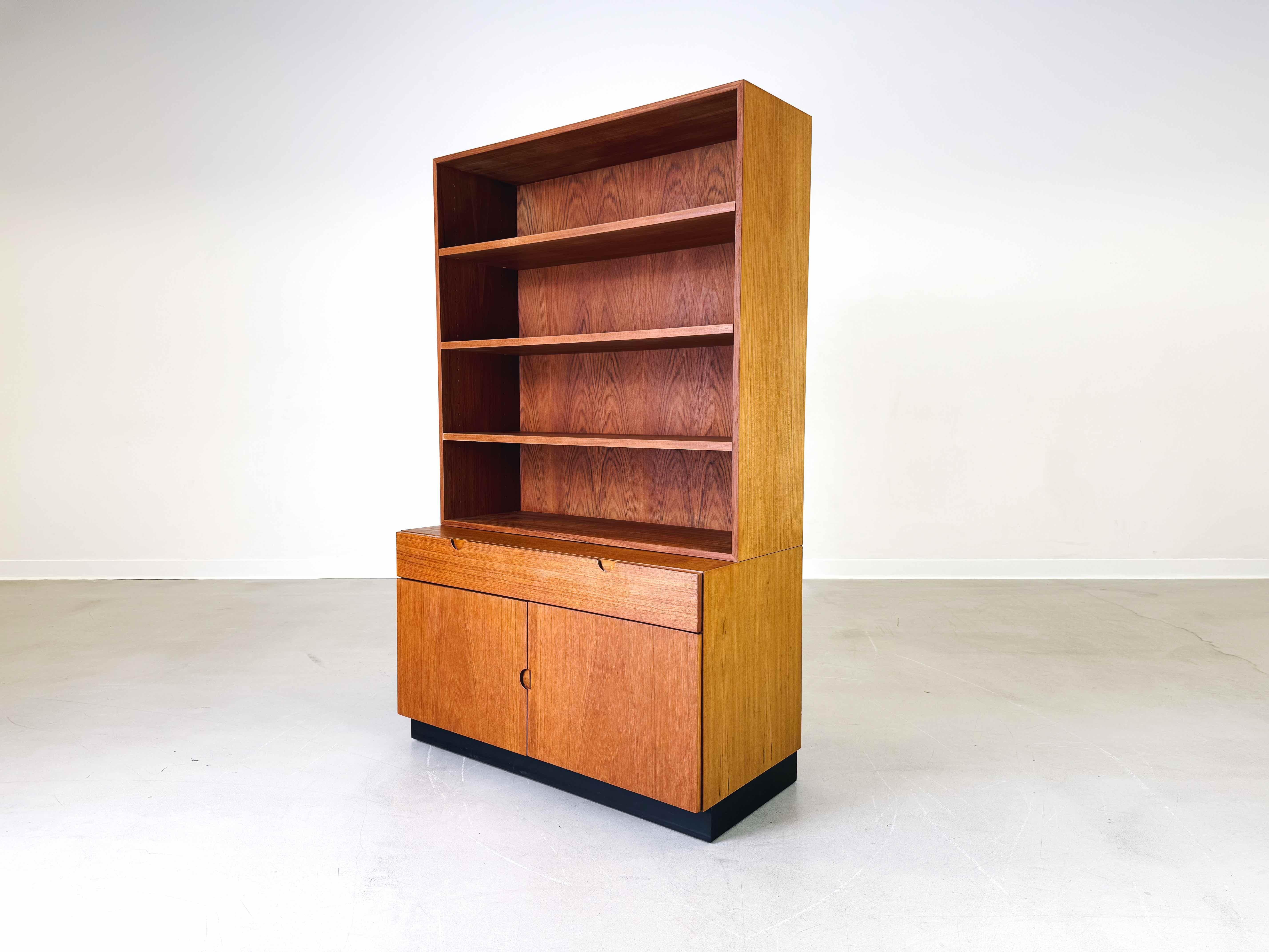 Mobile libreria Mid Century Bramin 160 Sven Ellekär scaffale in teak In condizioni buone in vendita a Berlin, DE