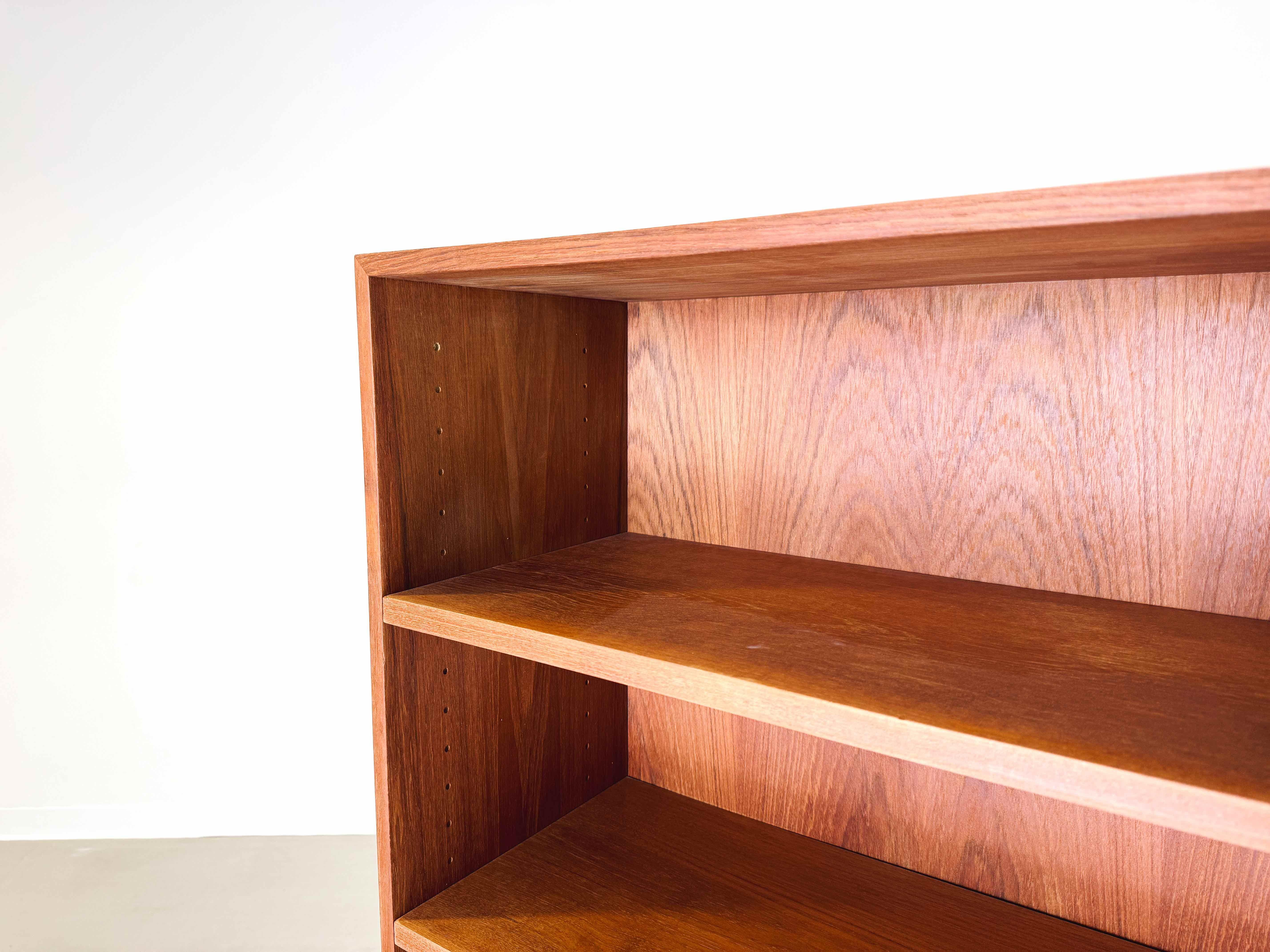 Teak Mobile libreria Mid Century Bramin 160 Sven Ellekär scaffale in teak in vendita