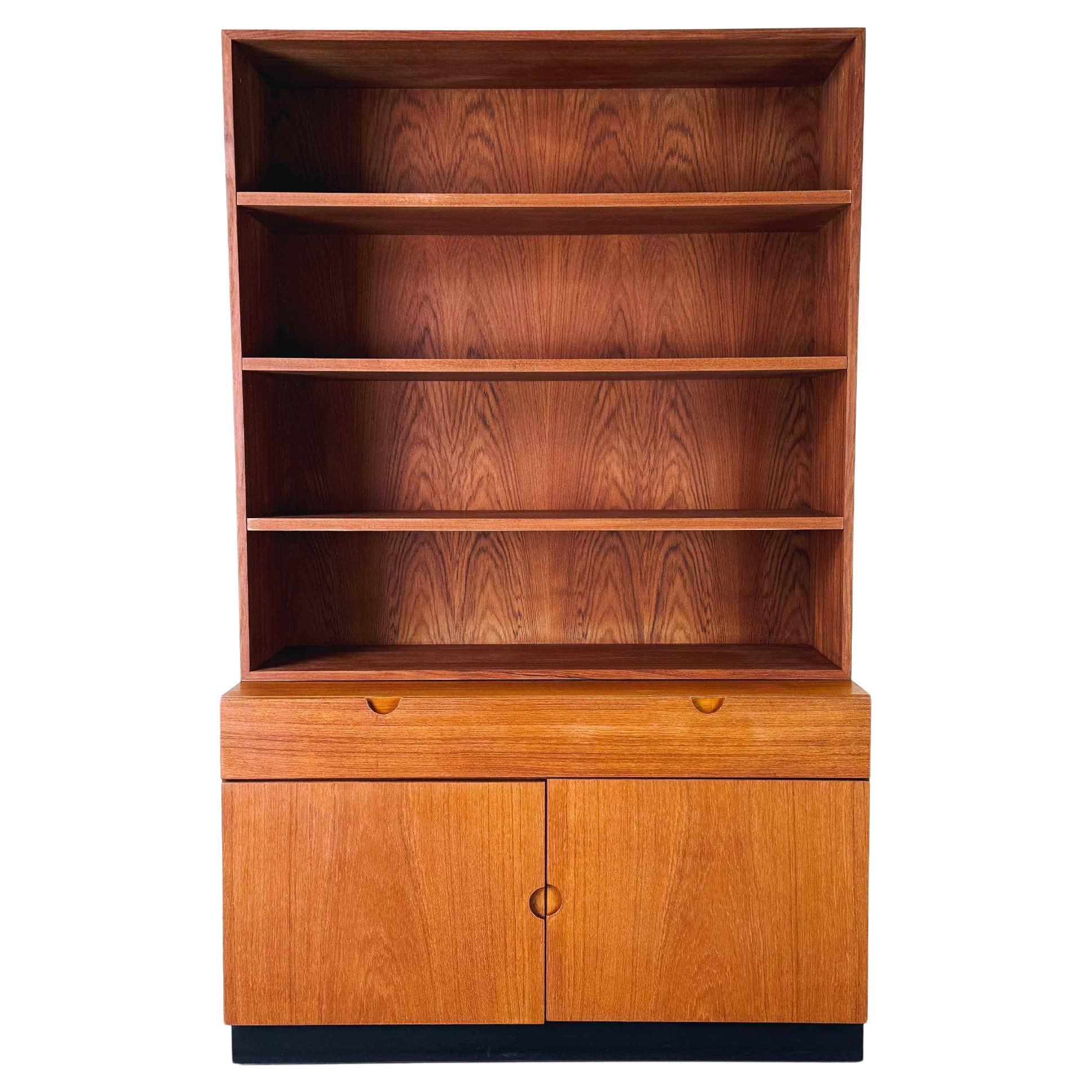 Mid Century bookcase cabinet Bramin 160 Sven Ellekär teak shelf