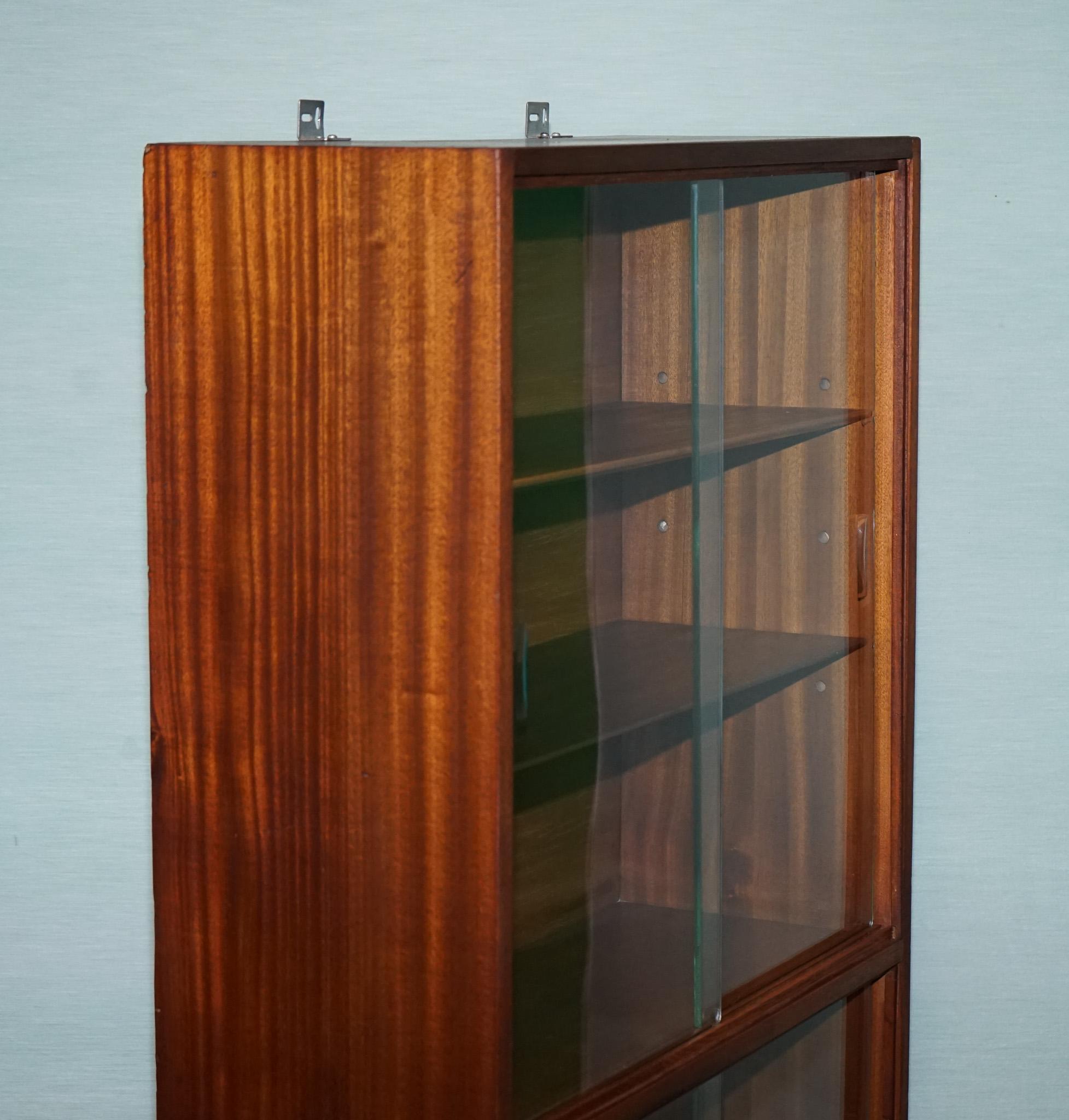 MID CENTURY BOOKCASE DISPLAY CABINET WITH GLASS SLiDING DOORS For Sale 1