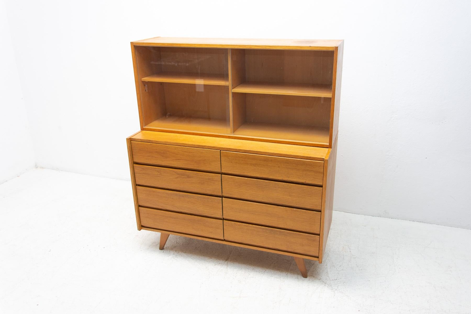 Mid Century Bookcase U-453 by Jiří Jiroutek for Interier Praha, 1960´s For Sale 12