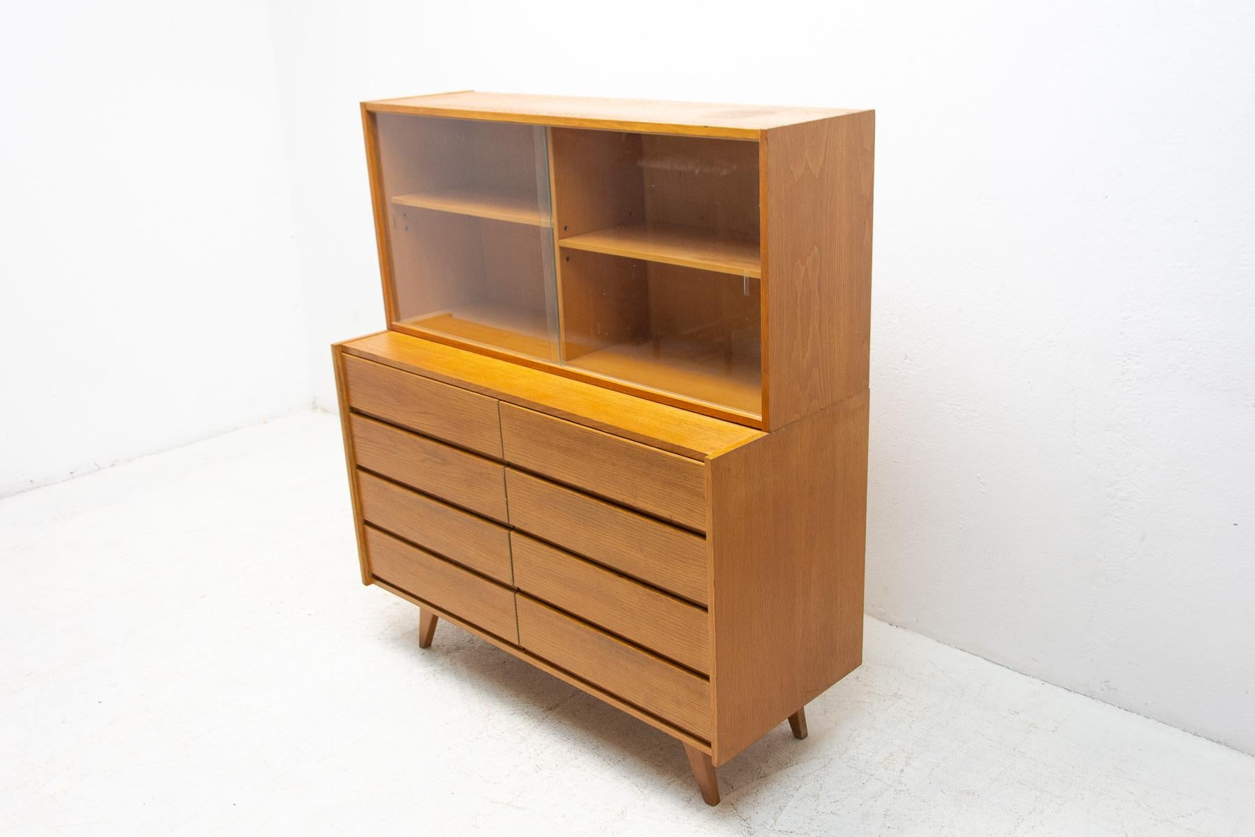 Mid Century Bücherregal U-453 von Jiří Jiroutek für Interier Praha, 1960er Jahre (Moderne der Mitte des Jahrhunderts) im Angebot