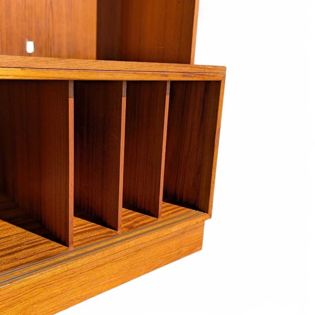 Mid-Century Bookcase Wall Unit, Teak Veneer, Warm Finish, Denmark, c. 1960s For Sale 3