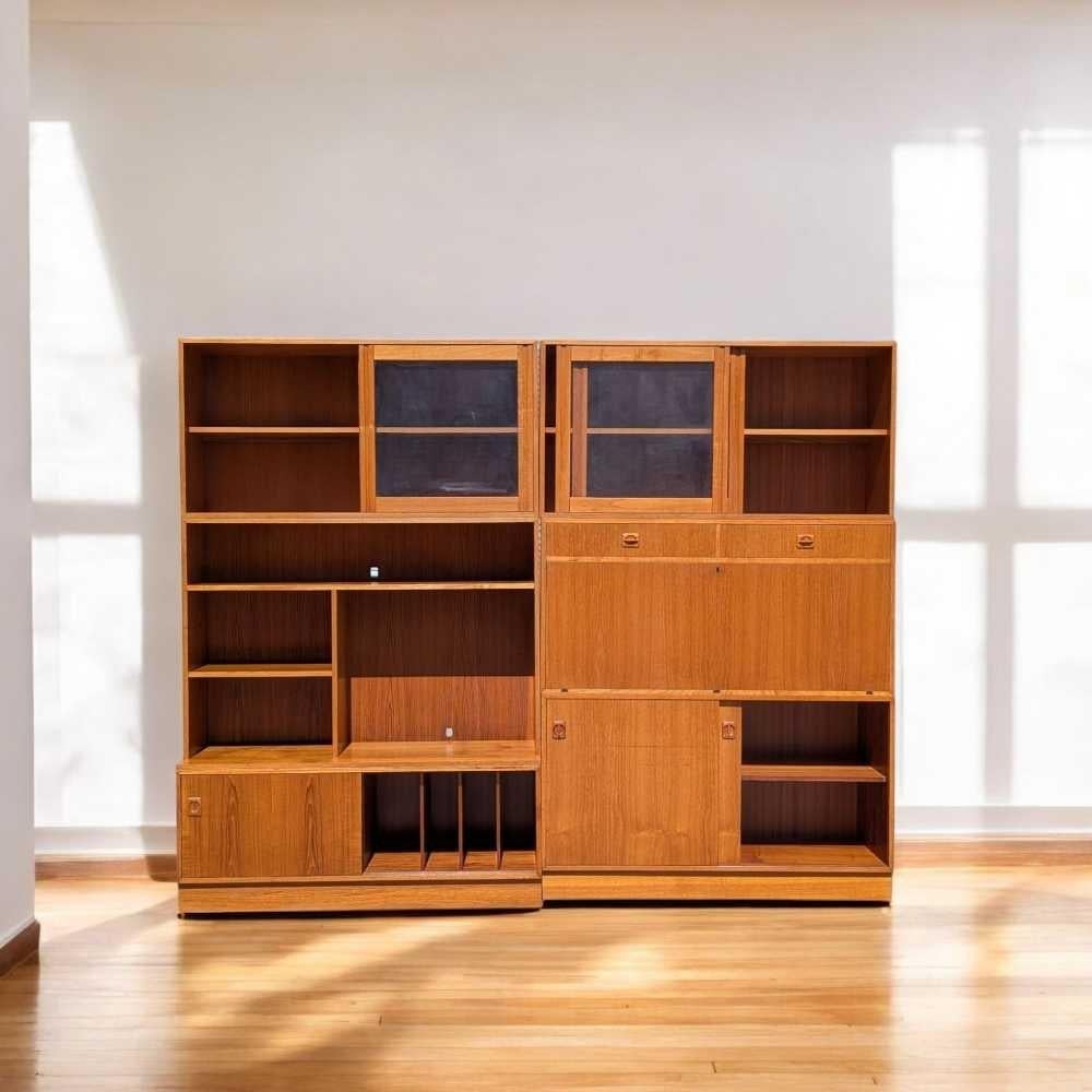 Mid-Century Modern Mid-Century Bookcase Wall Unit, Teak Veneer, Warm Finish, Denmark, c. 1960s For Sale