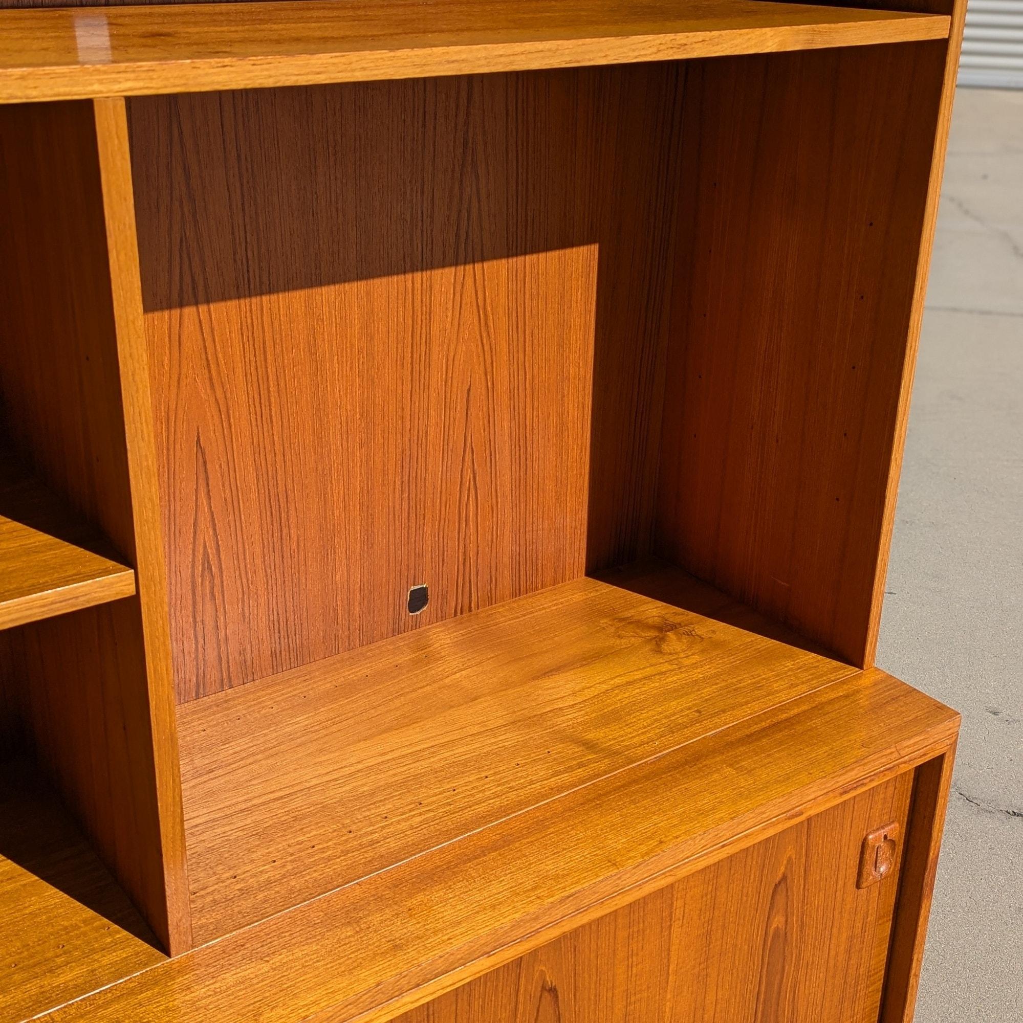 Wood Mid-Century Bookcase Wall Unit, Teak Veneer, Warm Finish, Denmark, c. 1960s For Sale