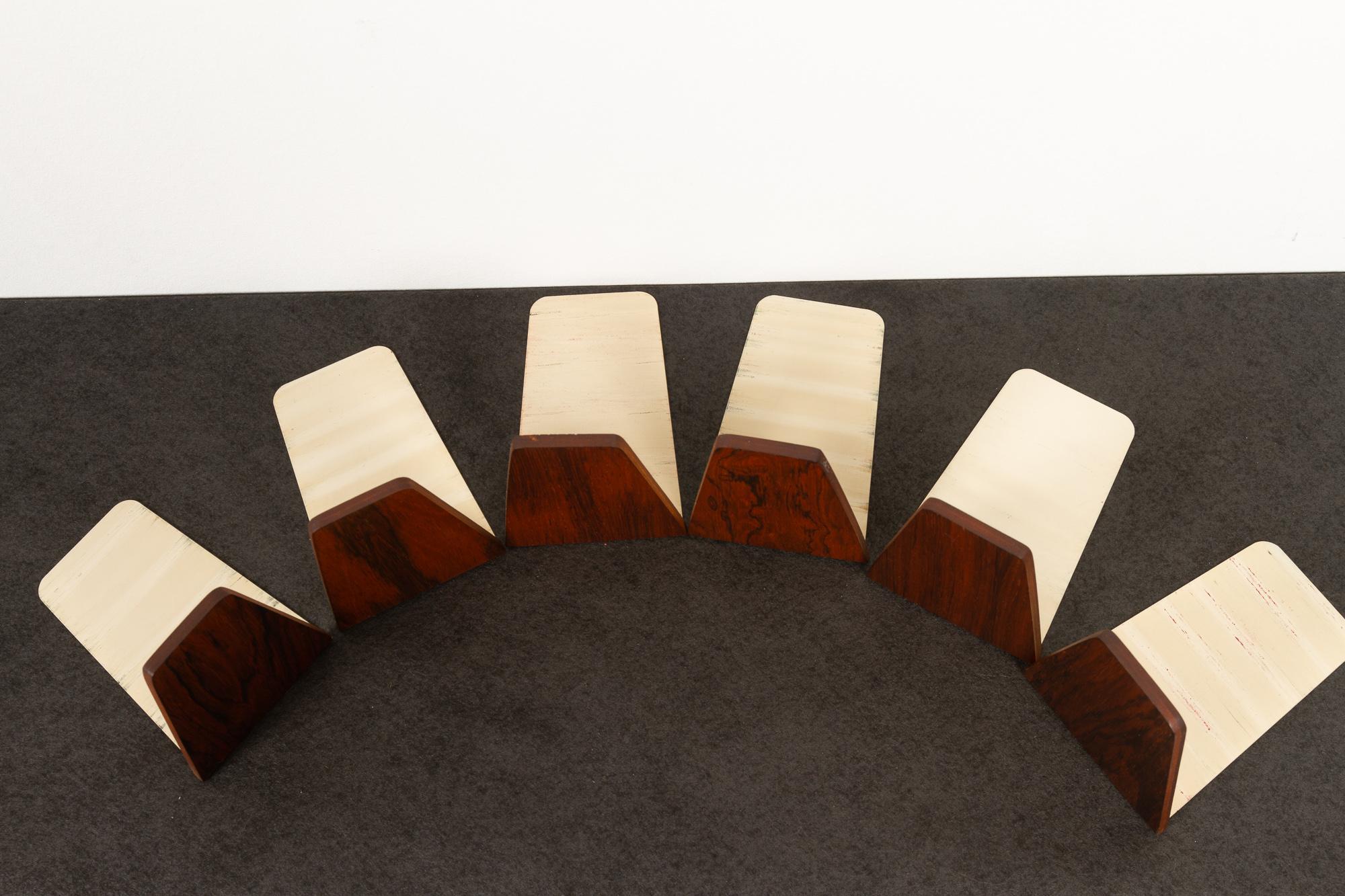 Mid-century bookends by Kai Kristiansen for FM 1960s, set of 6
Very decorative Danish modern bookends in rosewood and metal designed by Danish designer Kai Kristiansen for Feldballes Møbelfabrik.
Very good condition. Cleaned and polished.