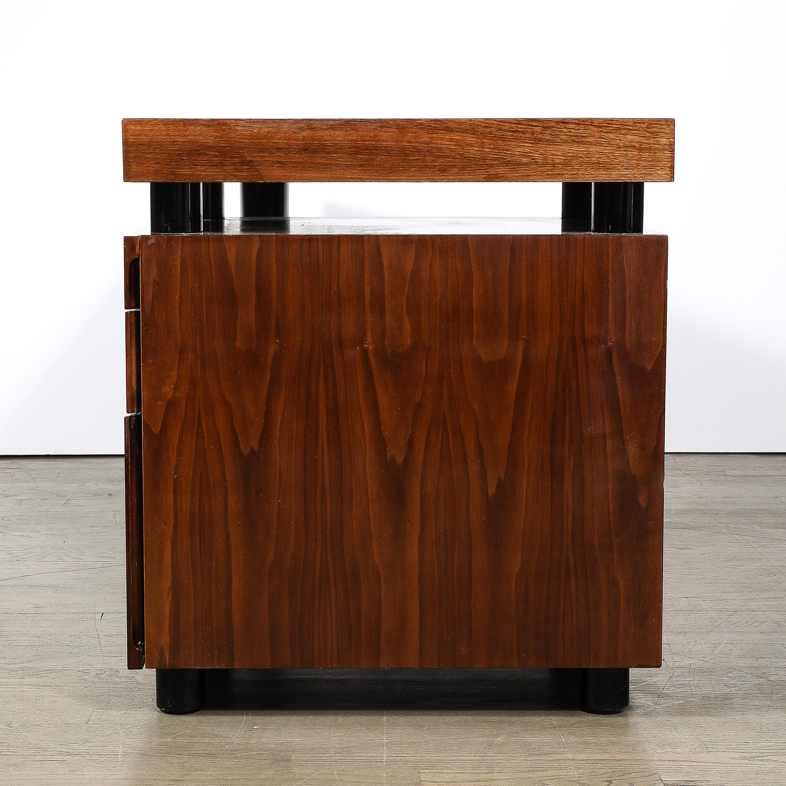 Boca-Schreibtisch von Leon Rosen für Pace aus der Mitte des Jahrhunderts, Nussbaum mit spitz zulaufenden Beinen im Angebot 8