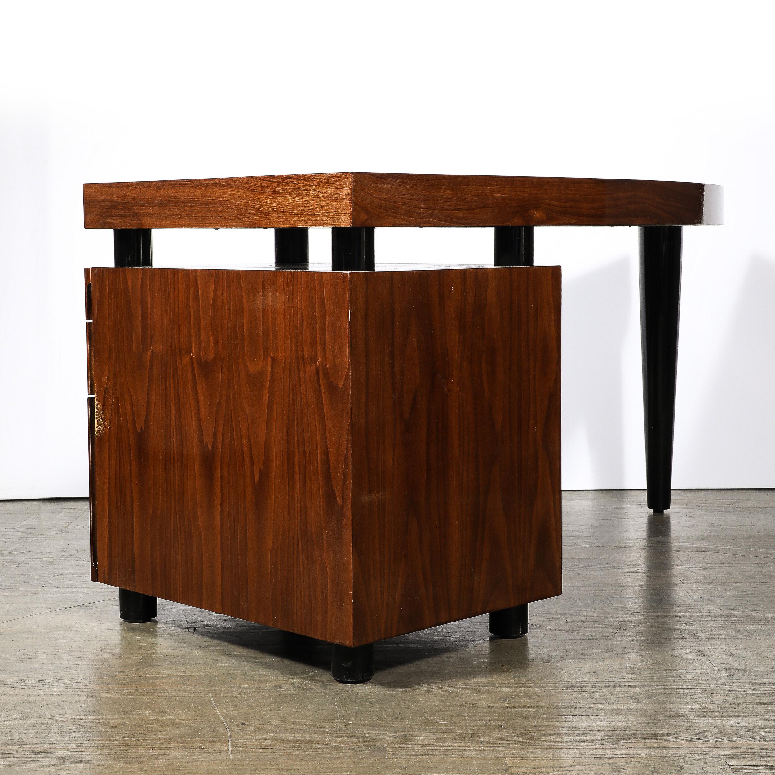 Boca-Schreibtisch von Leon Rosen für Pace aus der Mitte des Jahrhunderts, Nussbaum mit spitz zulaufenden Beinen im Angebot 10