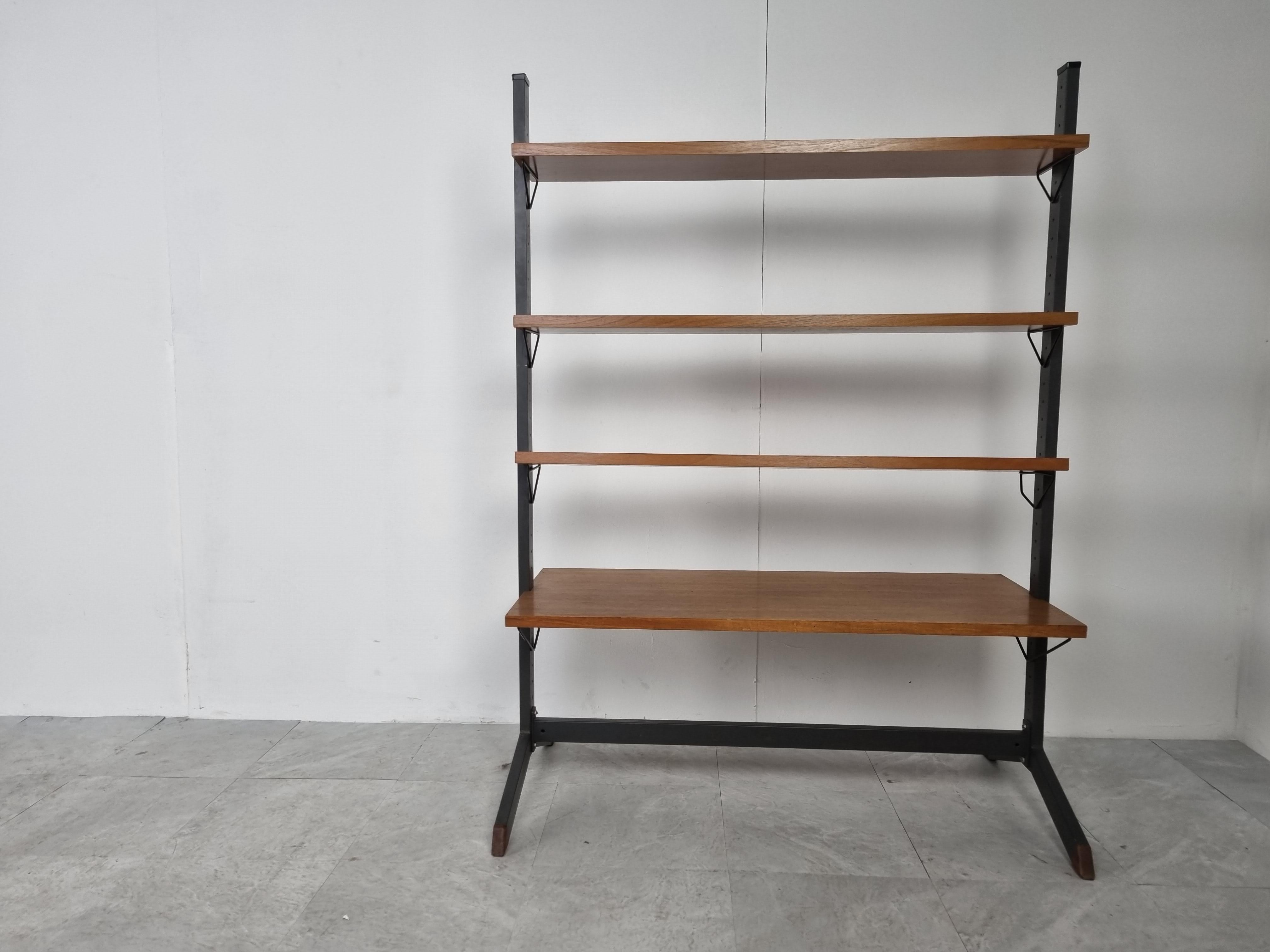 Scandinavian Modern Mid Century Bookshelf by Olof Pira for String AB, 1960s For Sale