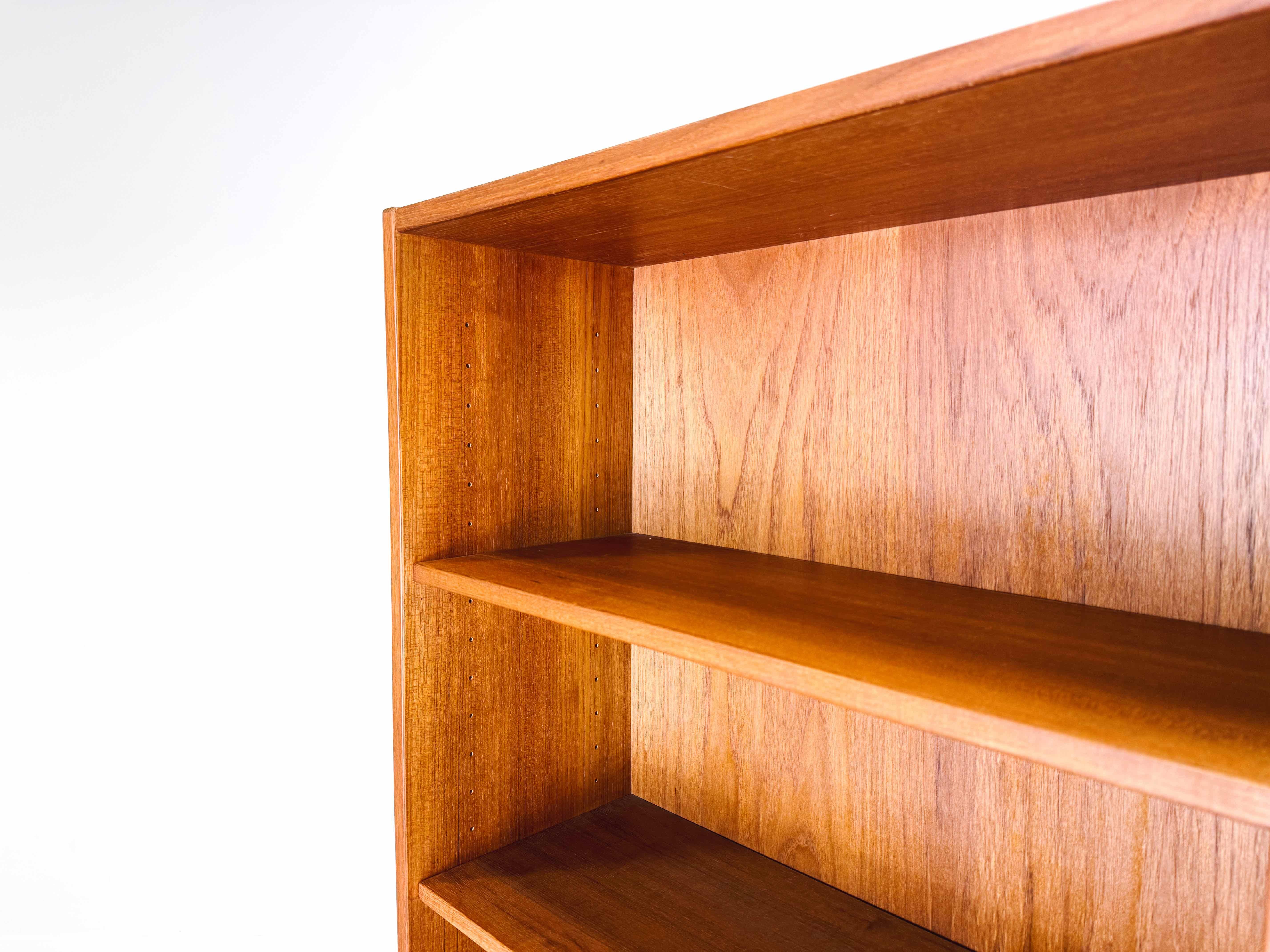 Oiled Mid Century bookshelf Troeds Nils Jonsson Teak Sweden Domi Monté For Sale