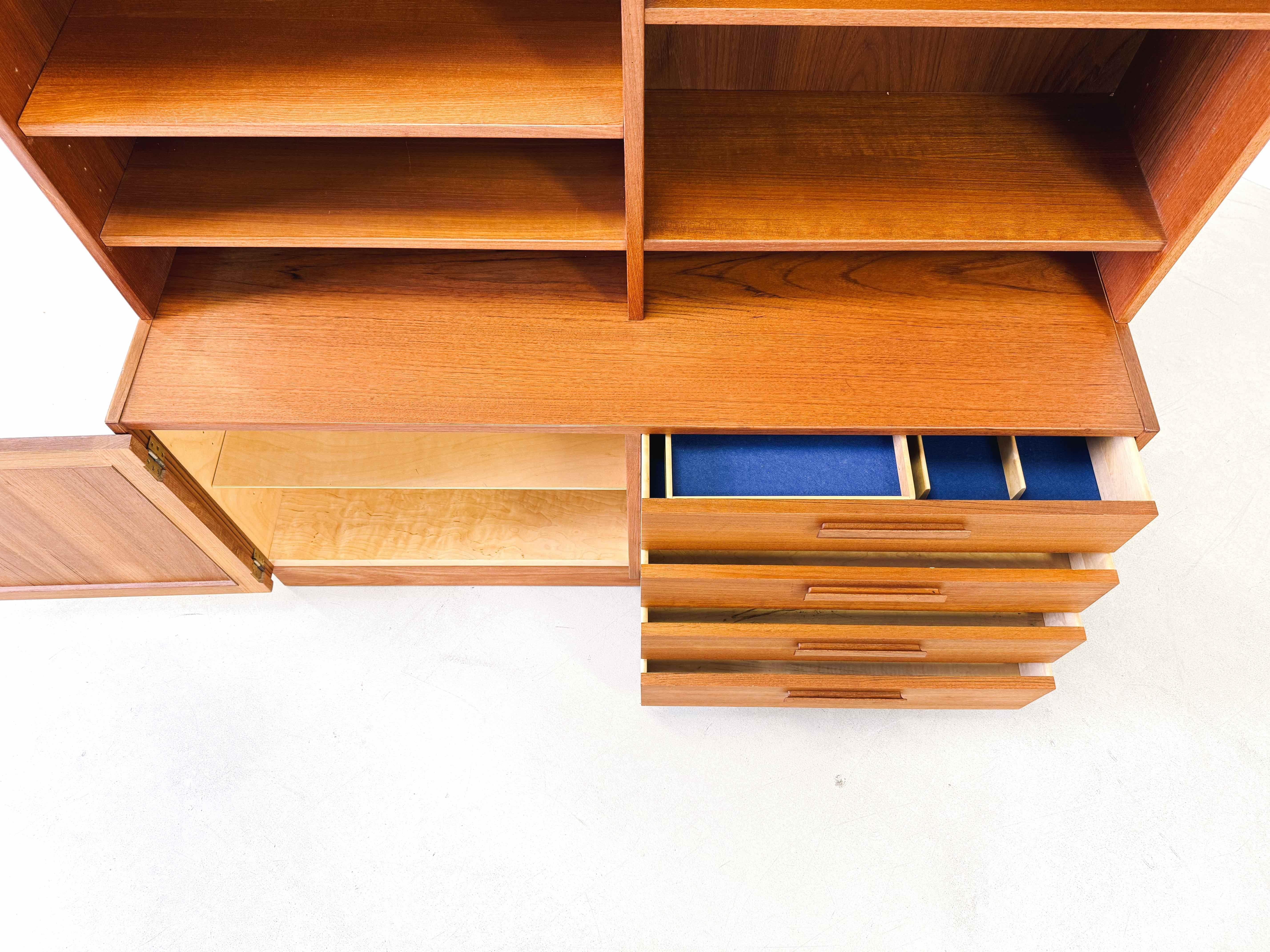 Mid Century Bücherregal Troeds Nils Jonsson Teak Schweden Domi Monté (Geölt) im Angebot