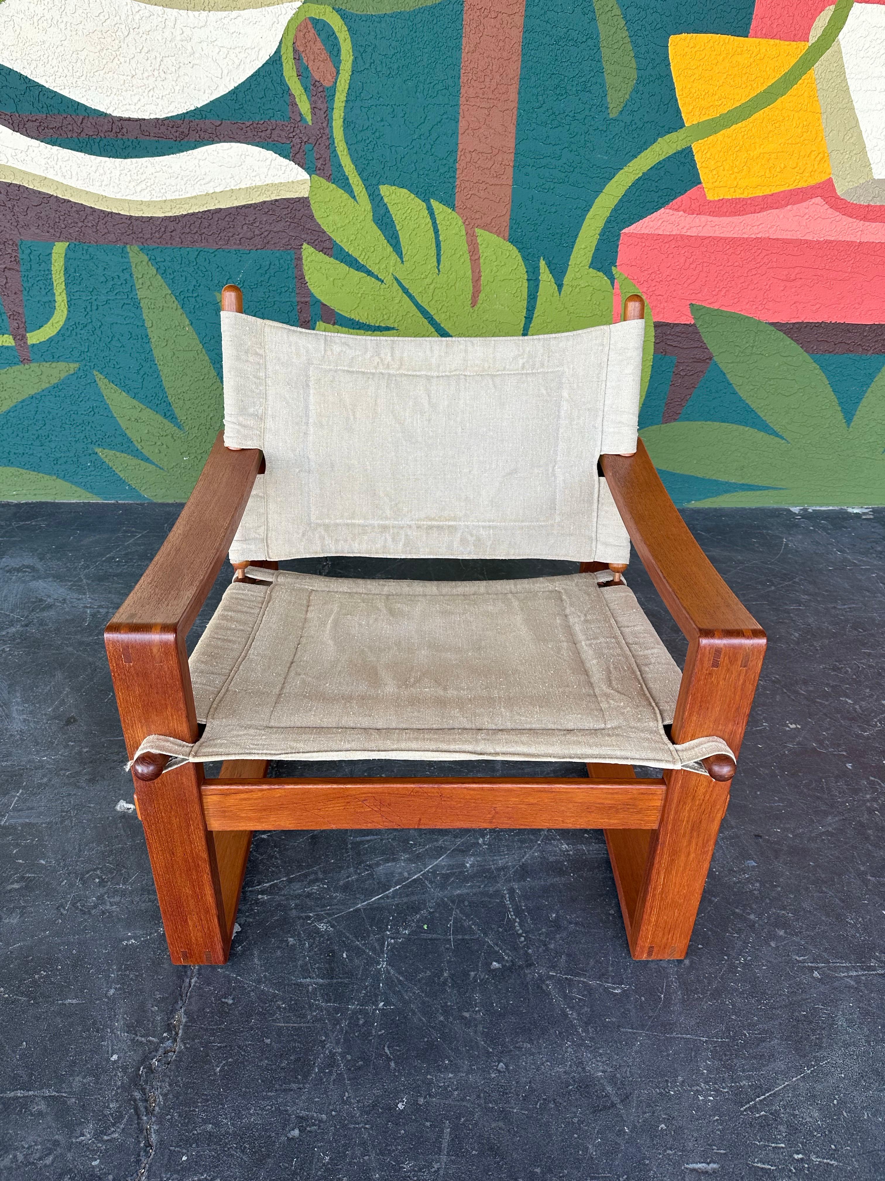 Mid Century Borge Jensen Danish Teak and Canvas Safari Chair In Good Condition In Lutz, FL