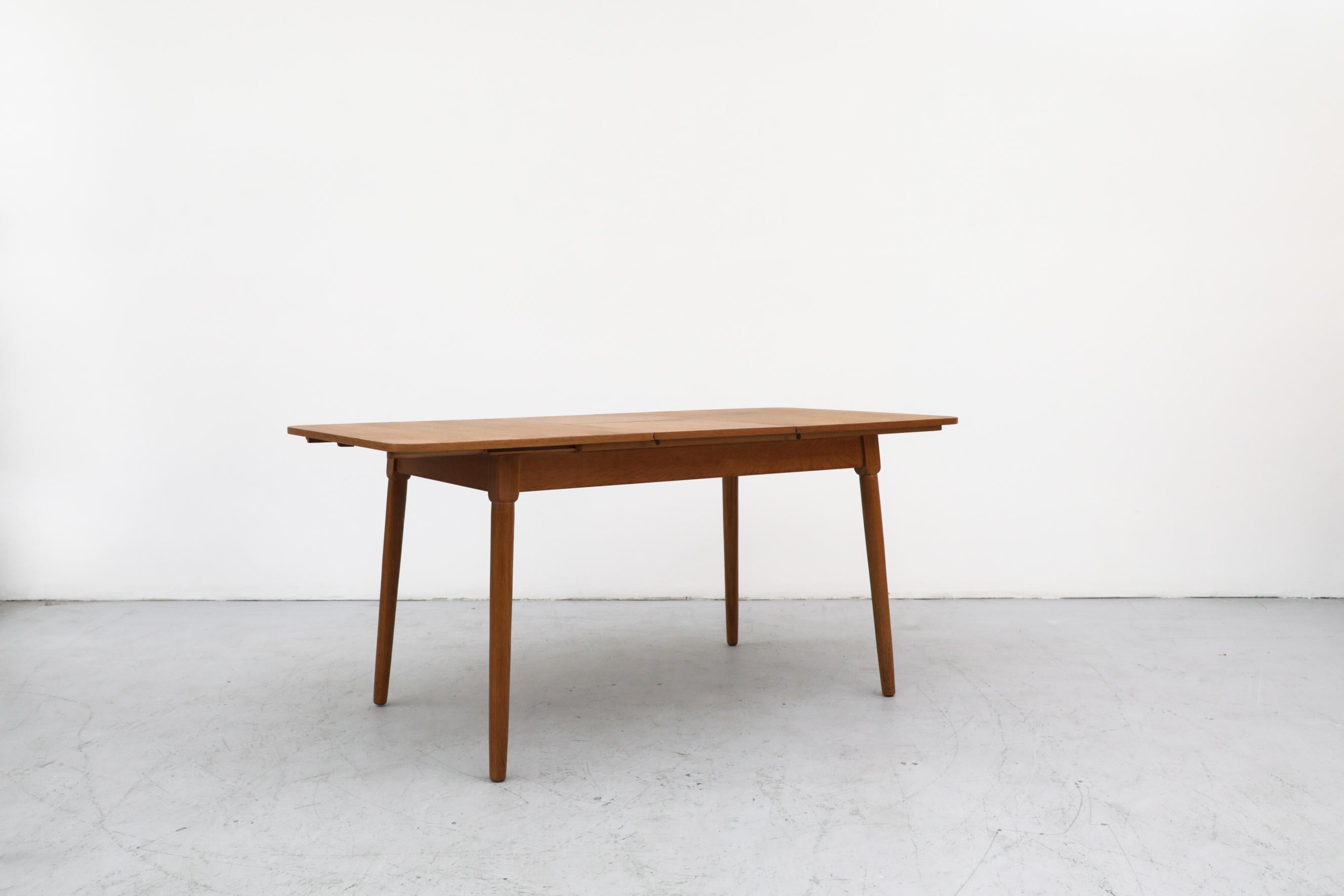 Mid-Century Borge Mogensen Inspired Oak Dining Table In Good Condition In Los Angeles, CA