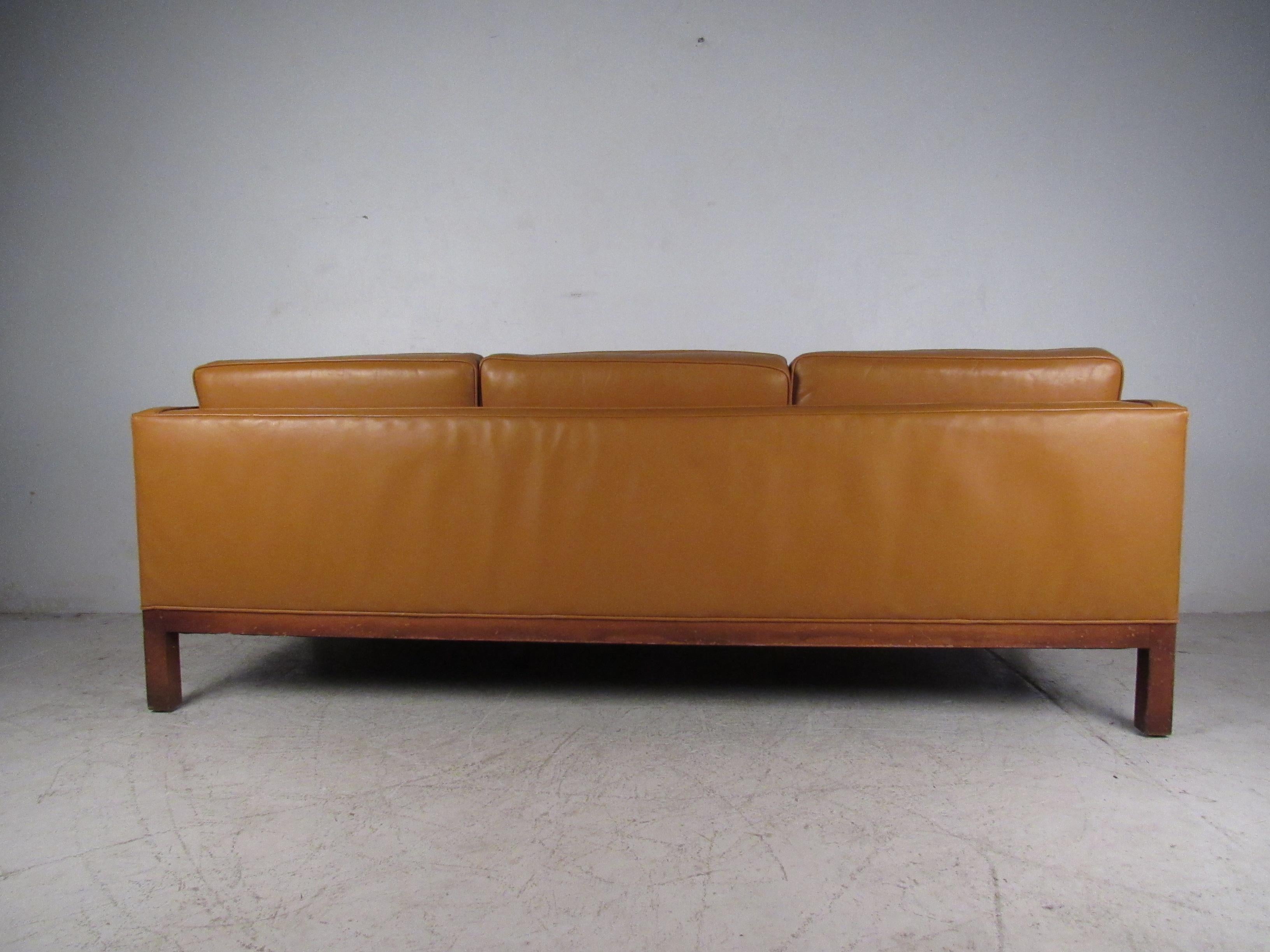 Midcentury Borge Mogensen Style Leather Sofa In Good Condition In Brooklyn, NY
