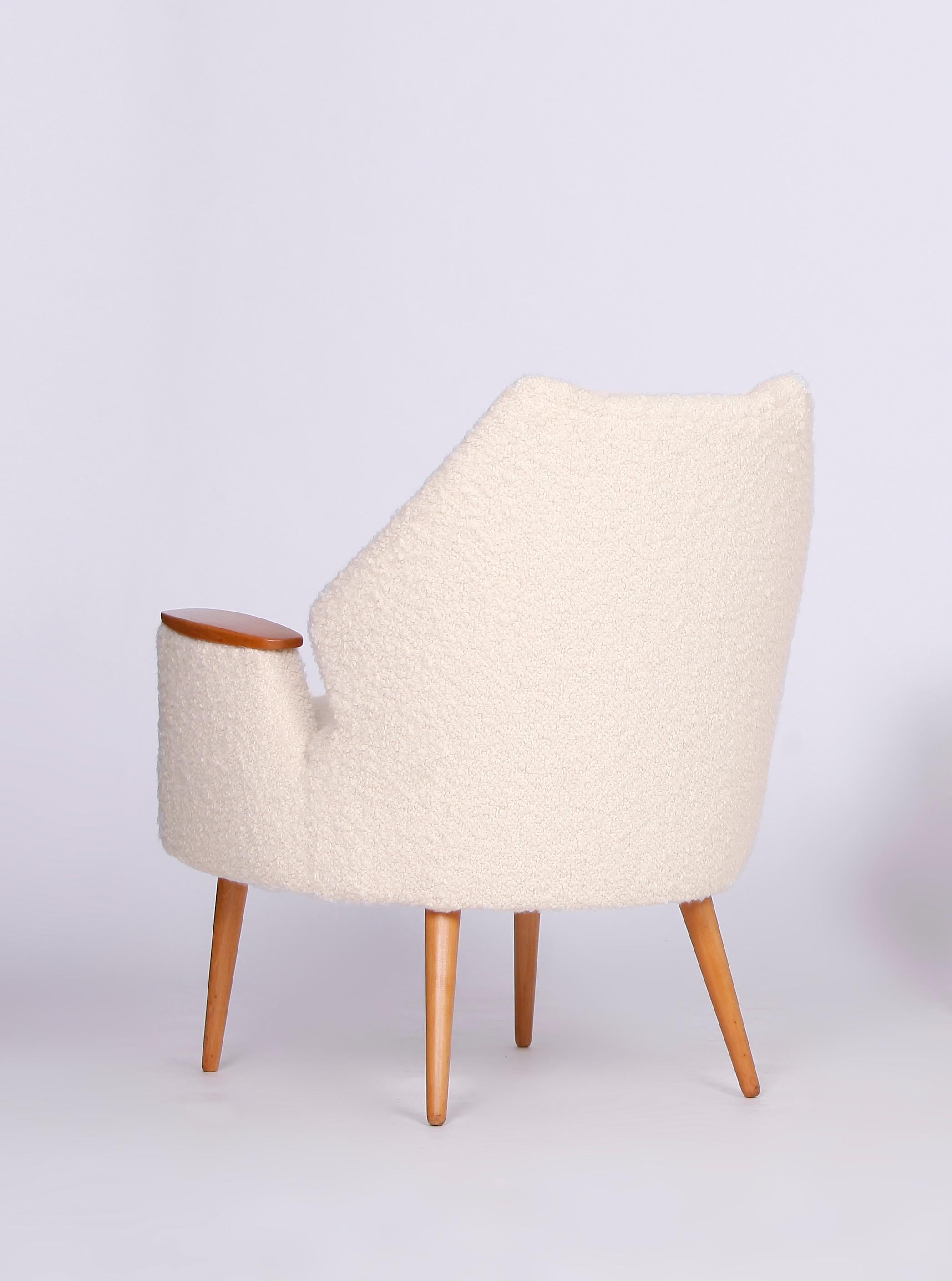 Mid-Century Boucle Armchair Chair, 1960s In Excellent Condition For Sale In Wien, AT