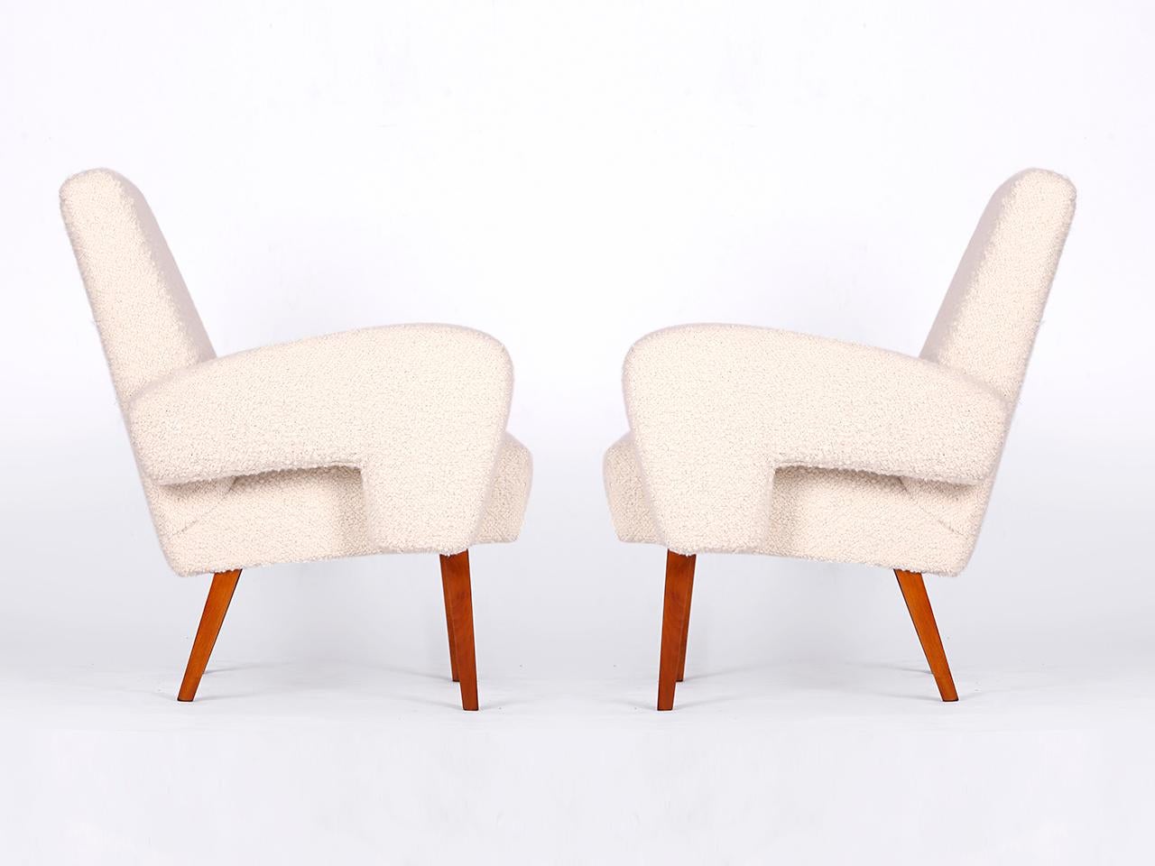 Mid-Century Boucle Armchair for Jitona, 1960s For Sale 4