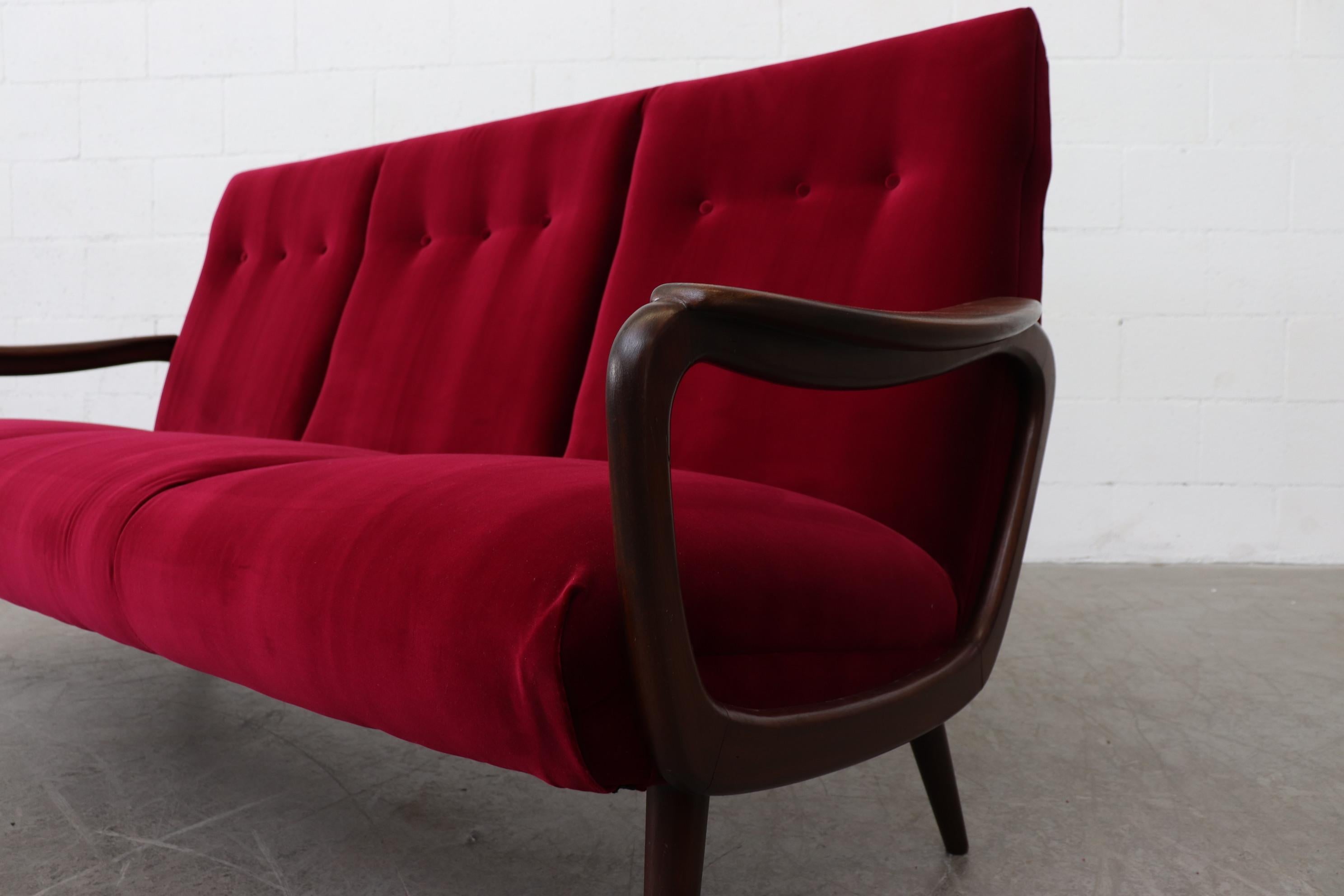 Sofa im Bovenkamp-Stil der Jahrhundertmitte (Samt) im Angebot