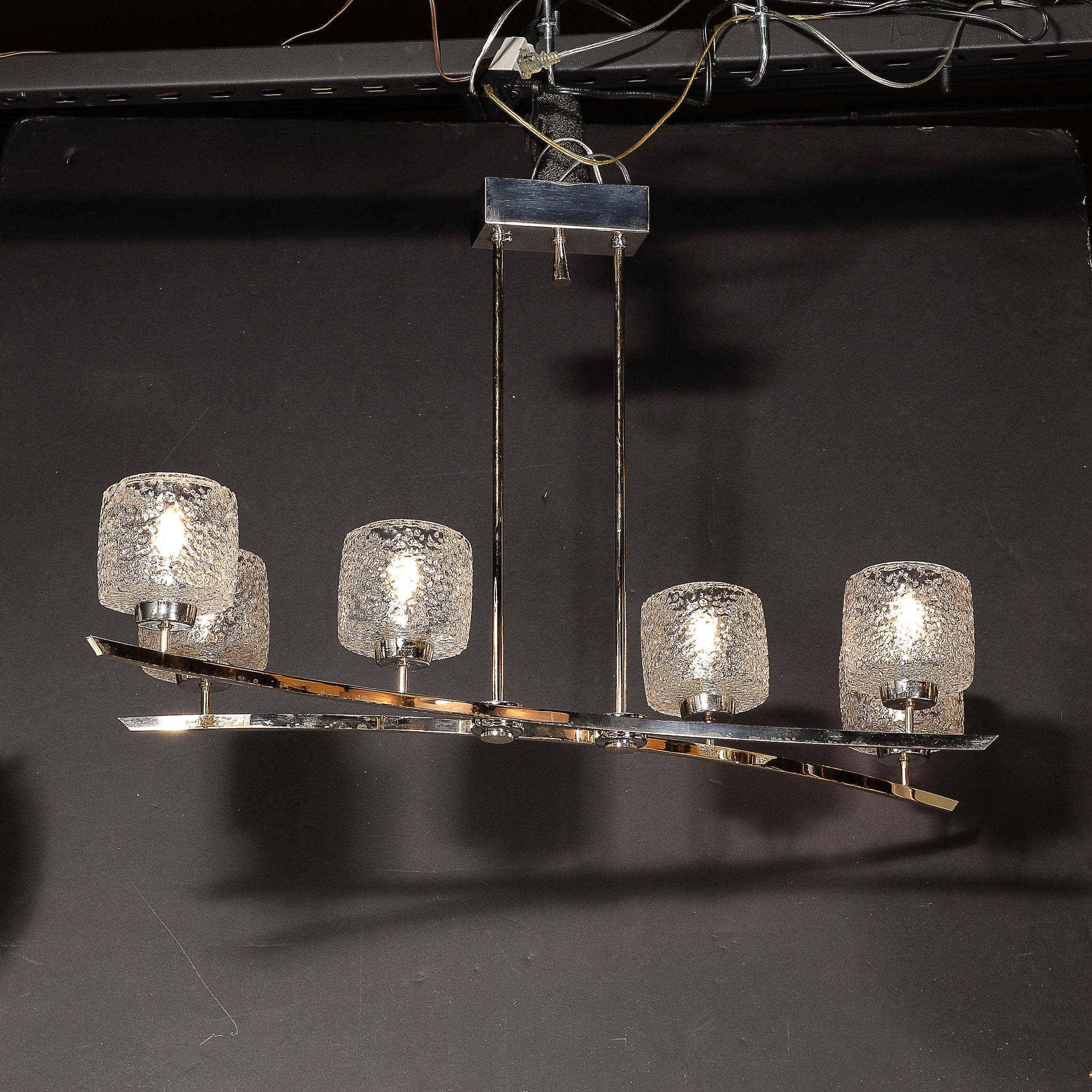 Lampadario a sospensione a forma di arco di metà secolo in ottone lucido e nichel con vetro screziato in vendita 5