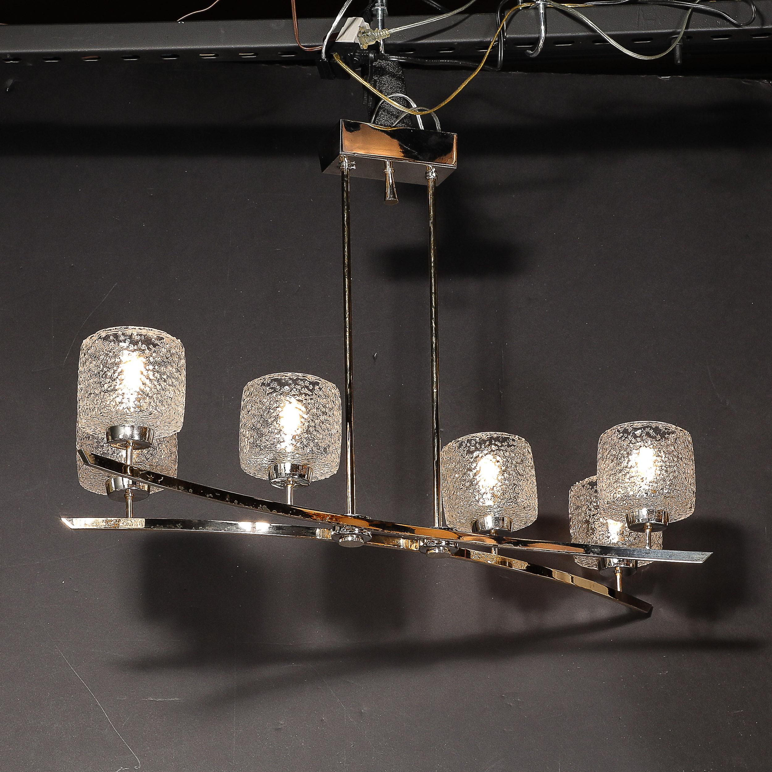 Lampadario a sospensione a forma di arco di metà secolo in ottone lucido e nichel con vetro screziato in vendita 6