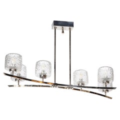 Lustre suspendu du milieu du siècle dernier en forme de nœud en laiton poli et nickel avec verre tacheté