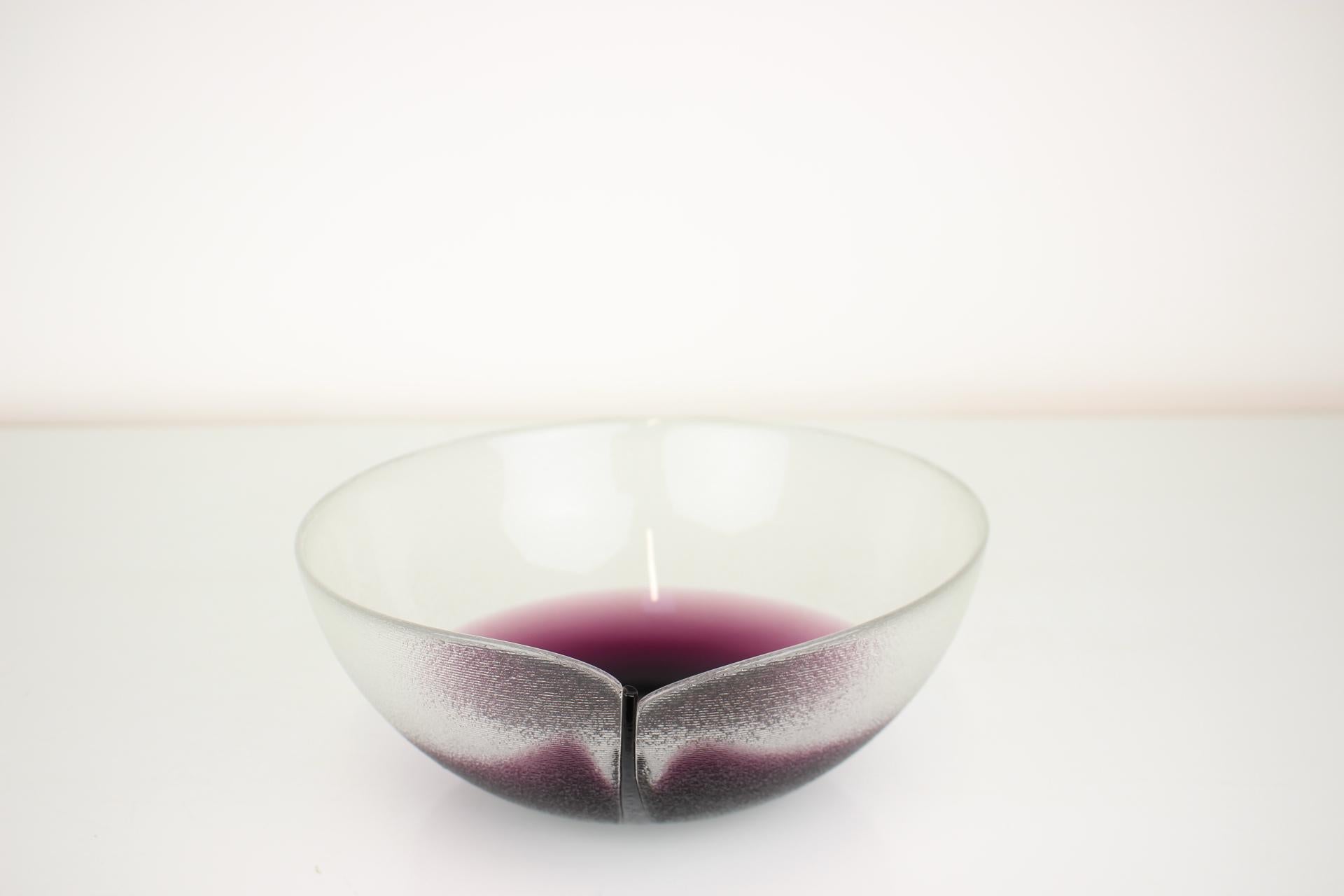 Art Glass Mid-Century Bowl Designed by Jiri Suhajek for Crystalex, 1970's For Sale