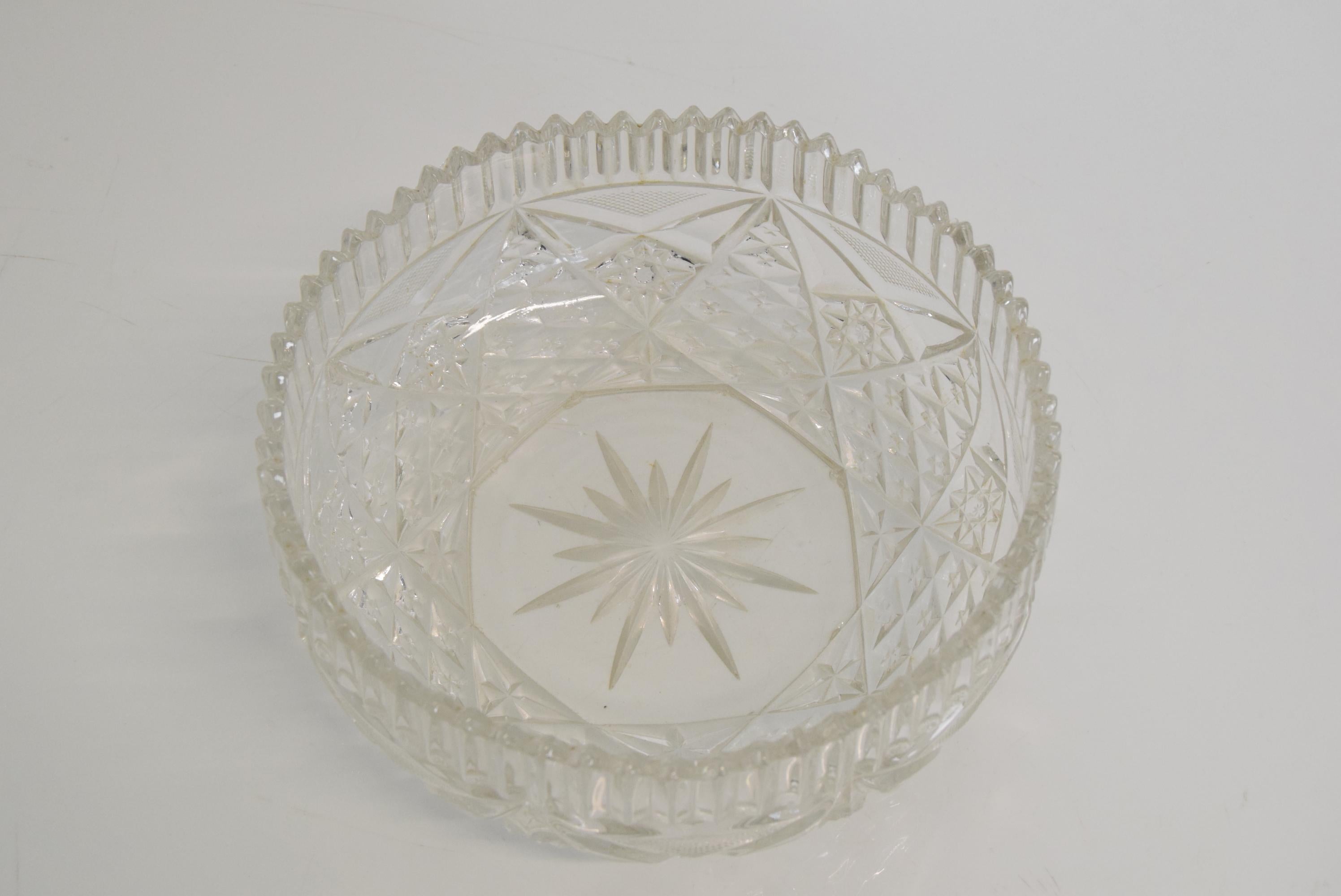 Made in Czechoslovakia
Made of cut glass
Original condition.




   