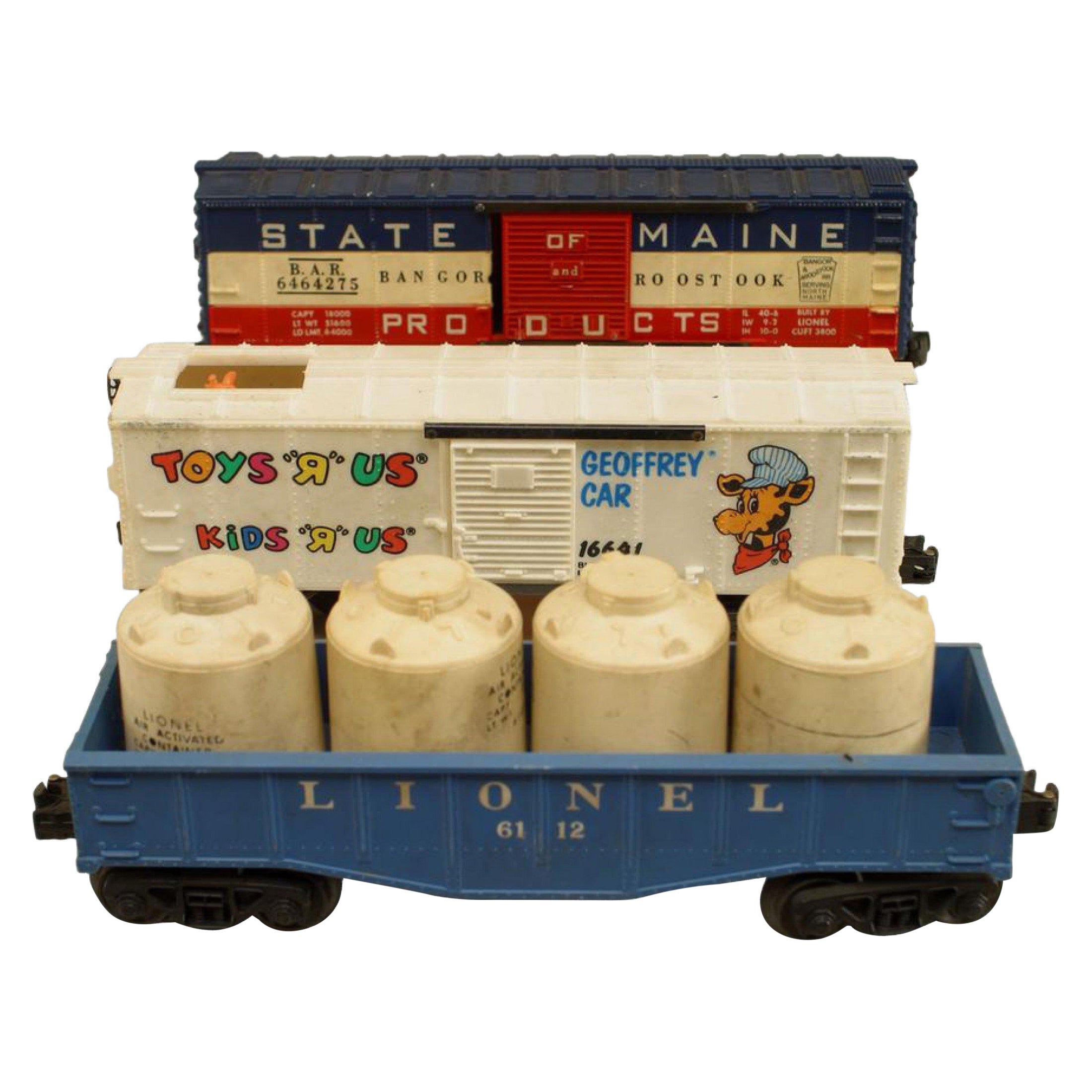 Schachtel mit Lionel Trains Teilen aus der Jahrhundertmitte im Angebot