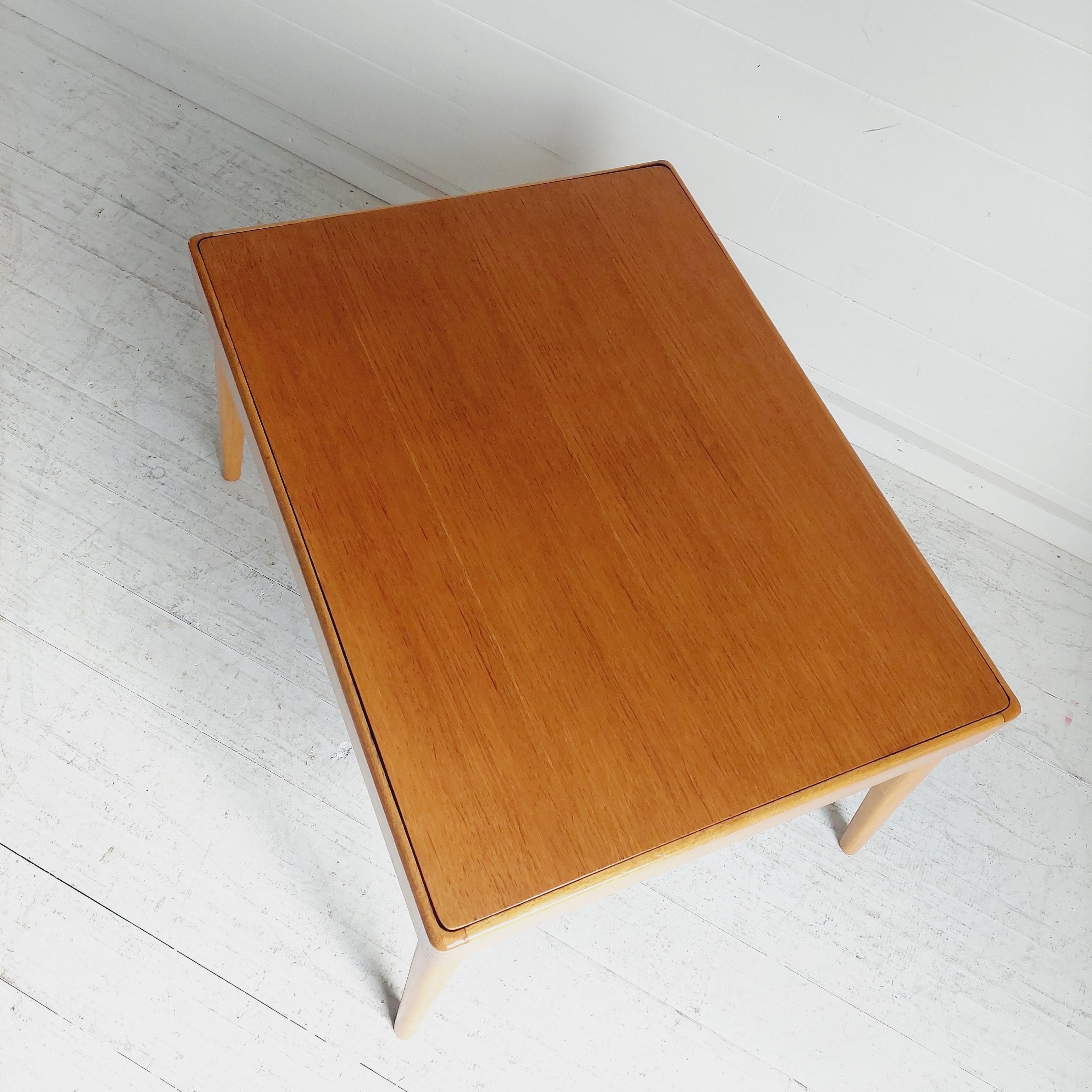 Mid Century  Bramin Style Danish flip top side coffee Table reversible stool In Good Condition In Leamington Spa, GB
