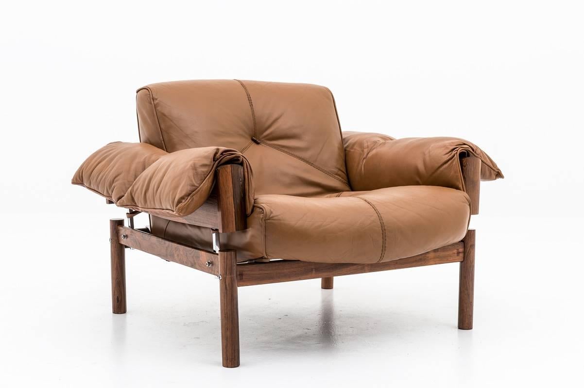 20th Century Midcentury Brasilian Lounge Chairs in Lether and Rosewood by Percival Lafér