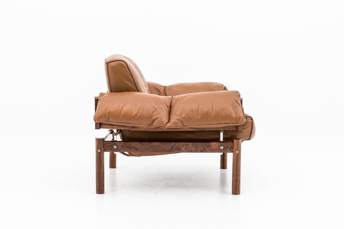 Midcentury Brasilian Lounge Chairs in Lether and Rosewood by Percival Lafér 1