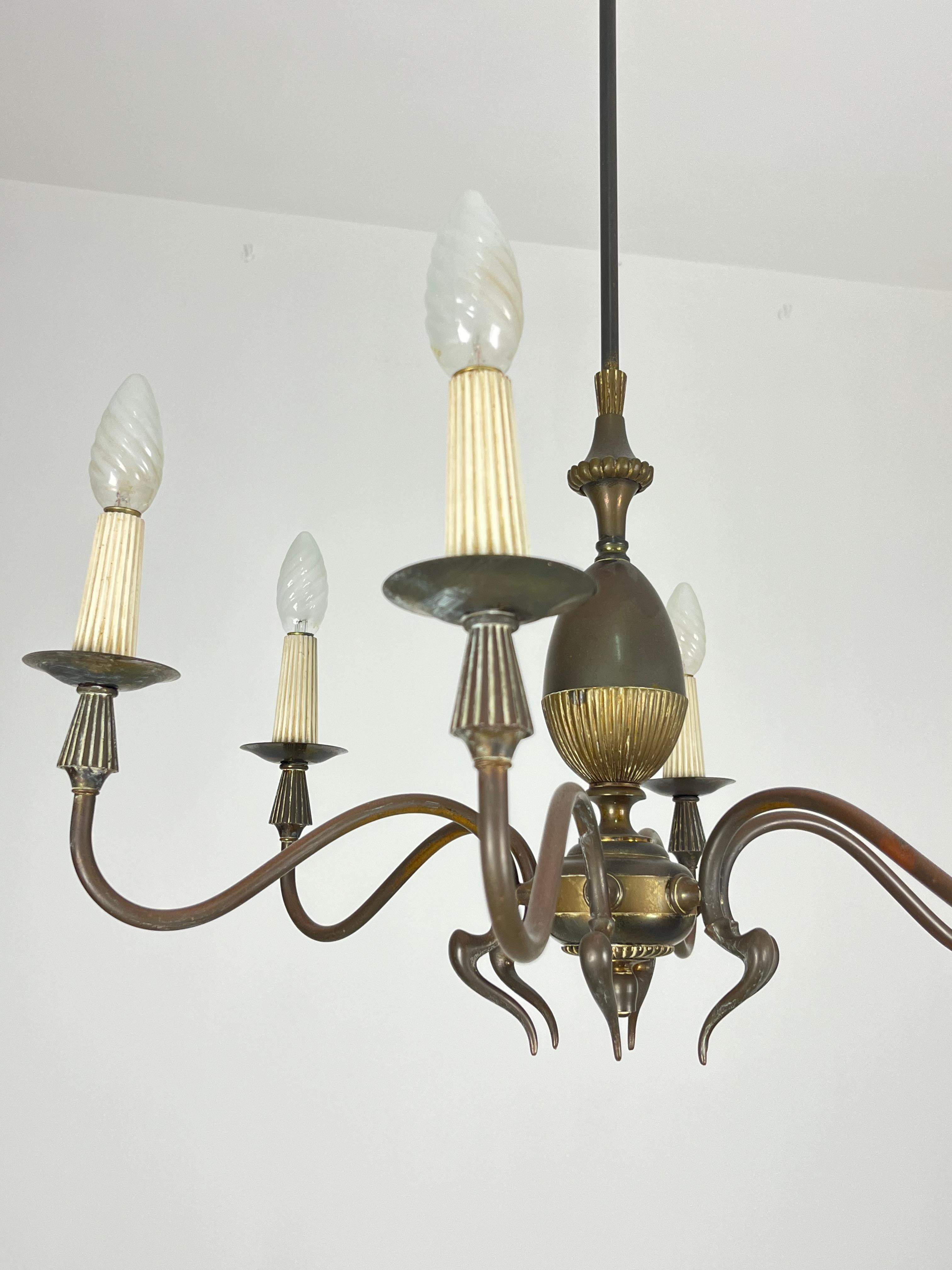 italien Lustre à 6 lumières en laiton du milieu du siècle, fabriqué en Italie, années 1950 en vente