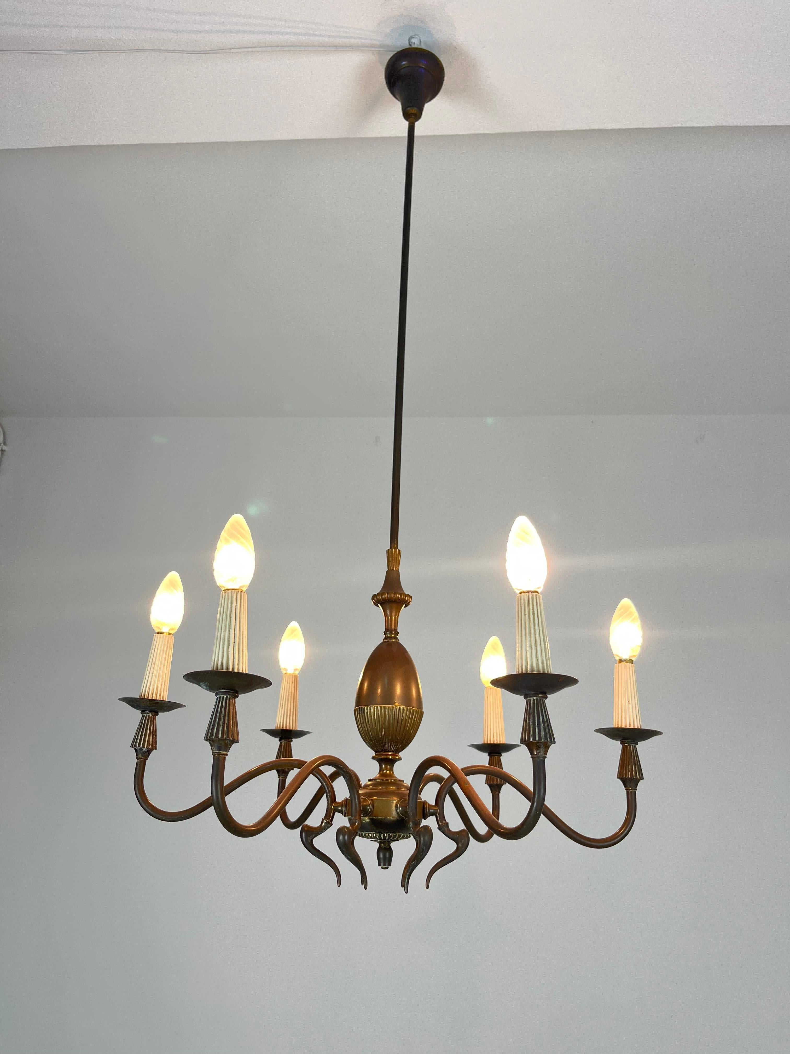 Lustre à 6 lumières en laiton du milieu du siècle, fabriqué en Italie, années 1950 en vente 1