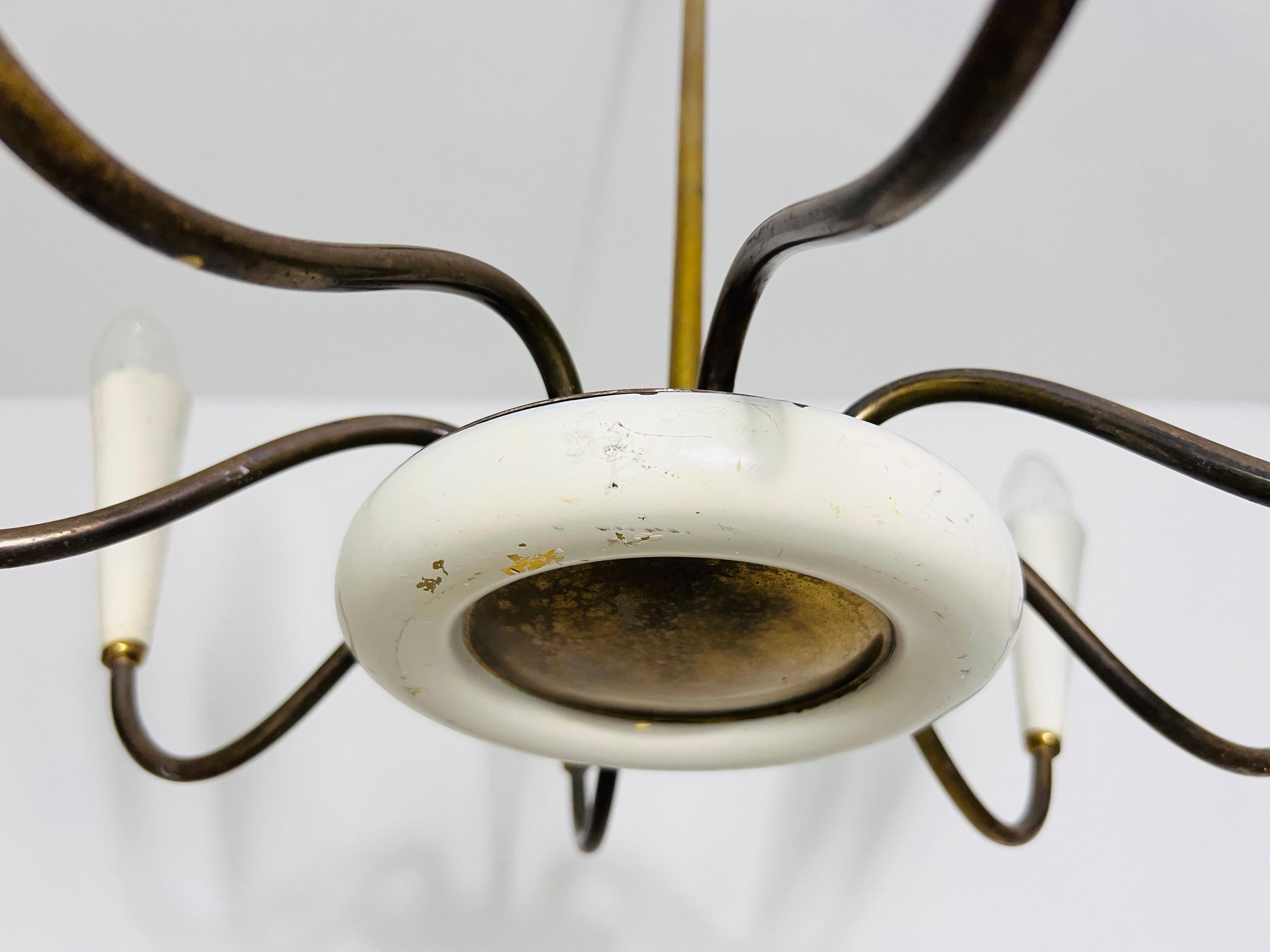 Lampadario a 8 bracci Sputnik in ottone di metà secolo, anni '50, Italia in vendita 1