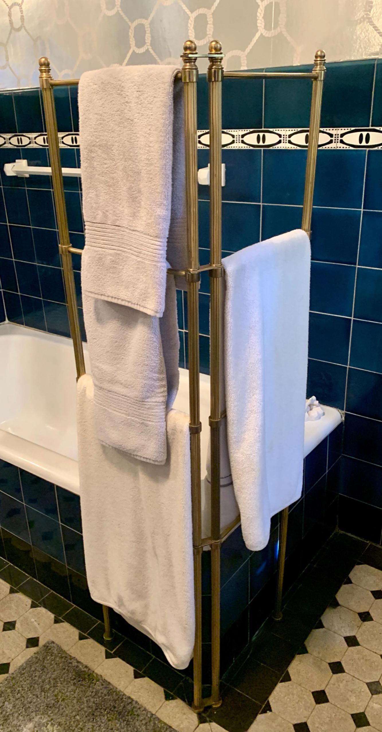Midcentury Brass Adjustable Folding Brass Towel Rack For Sale 3