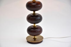 Lampe de table suédoise du milieu du siècle en laiton et bois de hêtre, AB Stilarmatur, Tranås