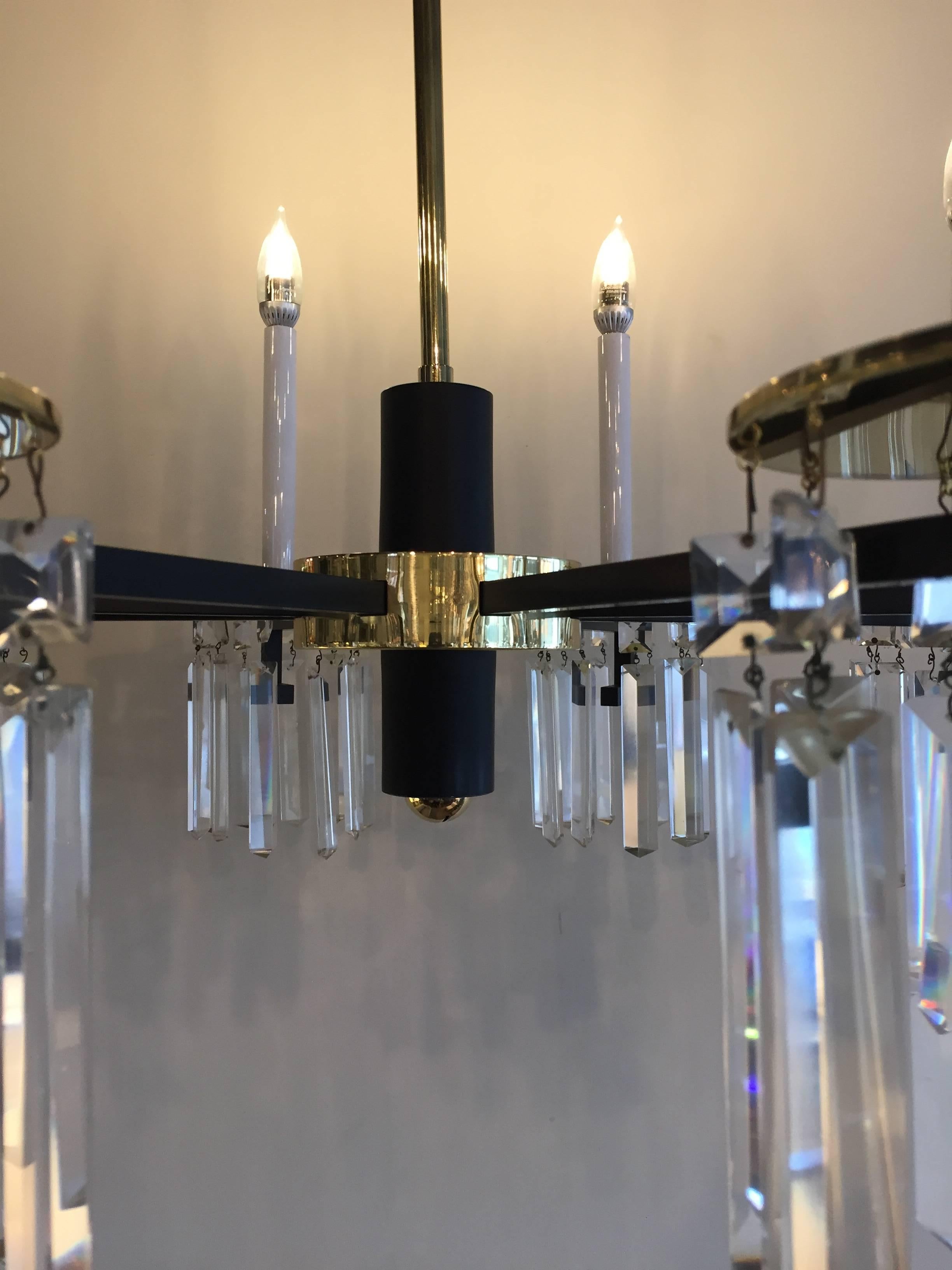 Midcentury Brass and Black Crystal eight-Arm Chandelier Parzinger Style In Excellent Condition For Sale In Westport, CT