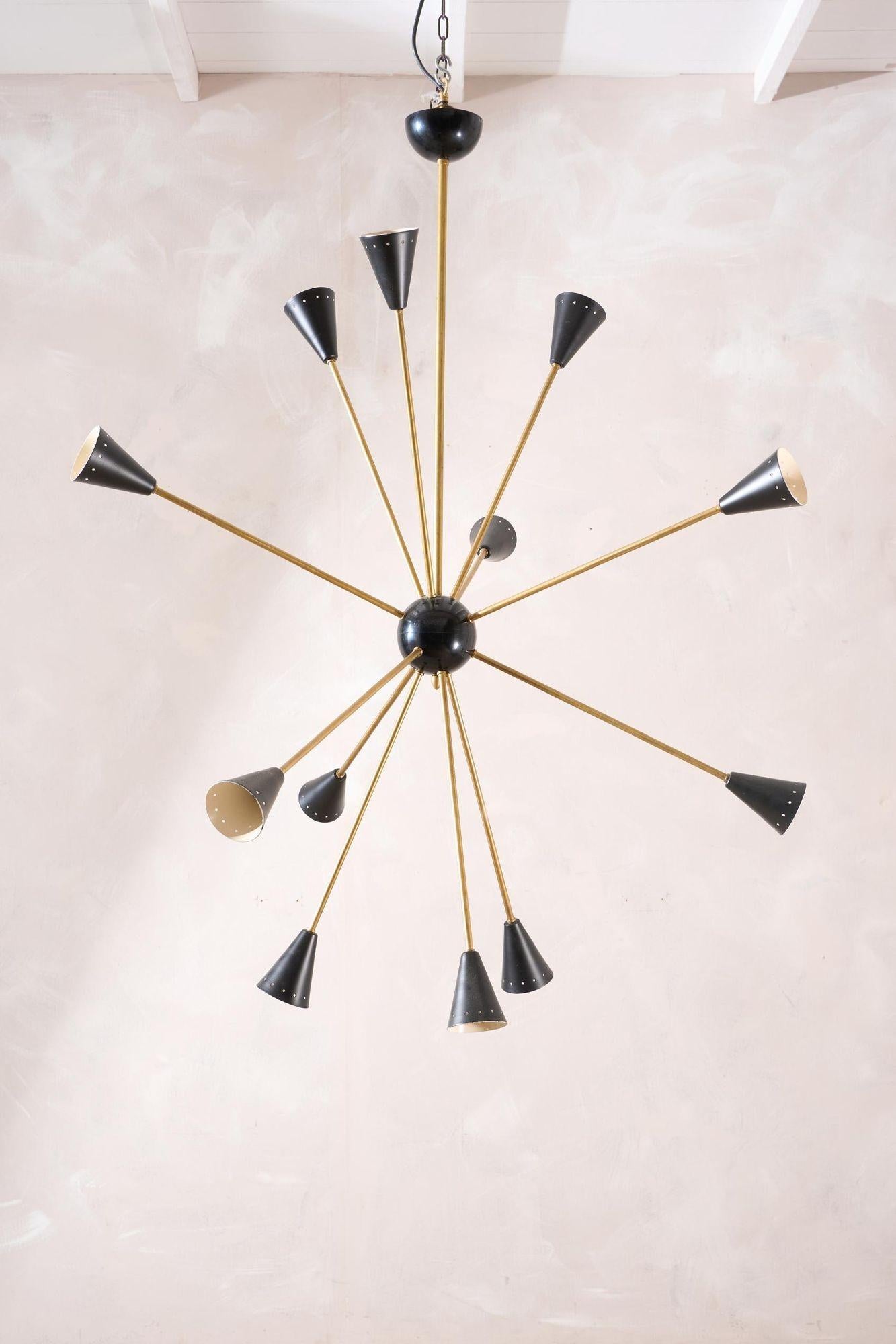 Mid century Brass and Black Italian pendant light by Stilnovo For Sale
