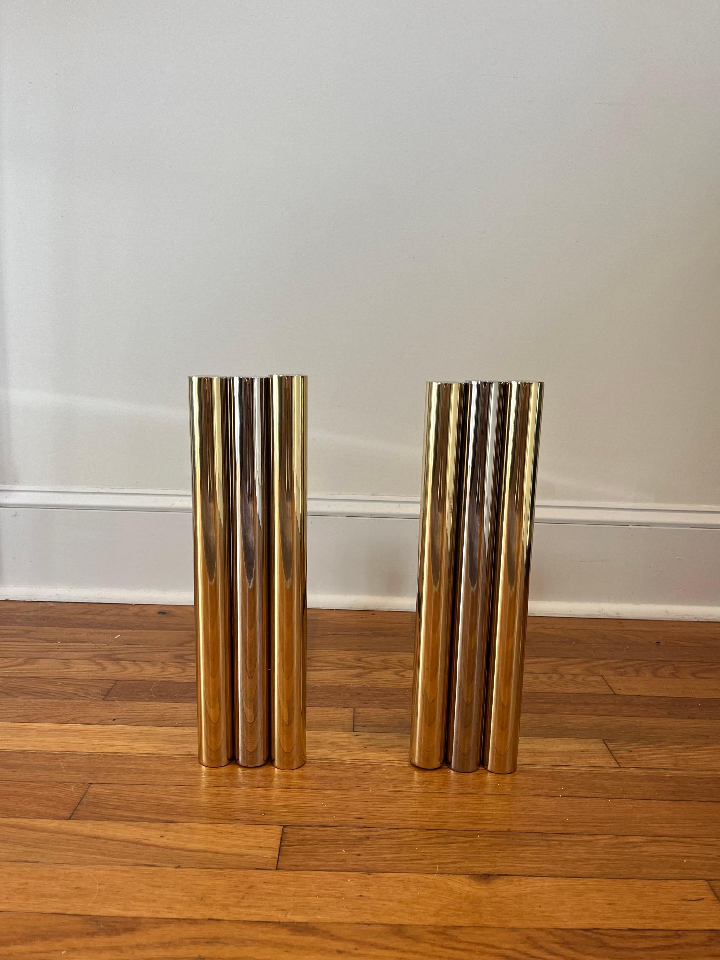Mid-Century moderno Mid Century Brass and Chrome Andirons Chenets in vendita