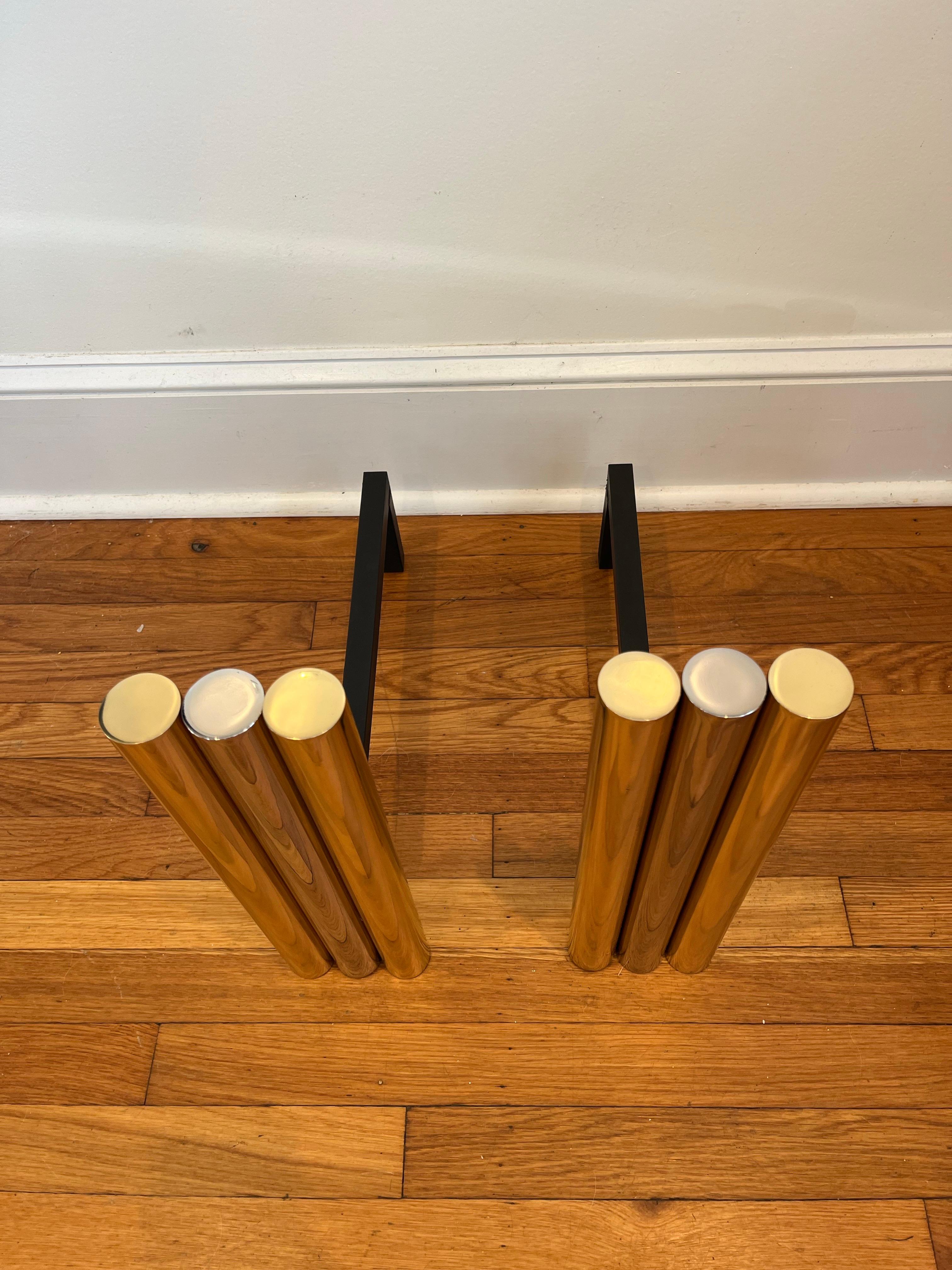 Nordamericano Mid Century Brass and Chrome Andirons Chenets in vendita