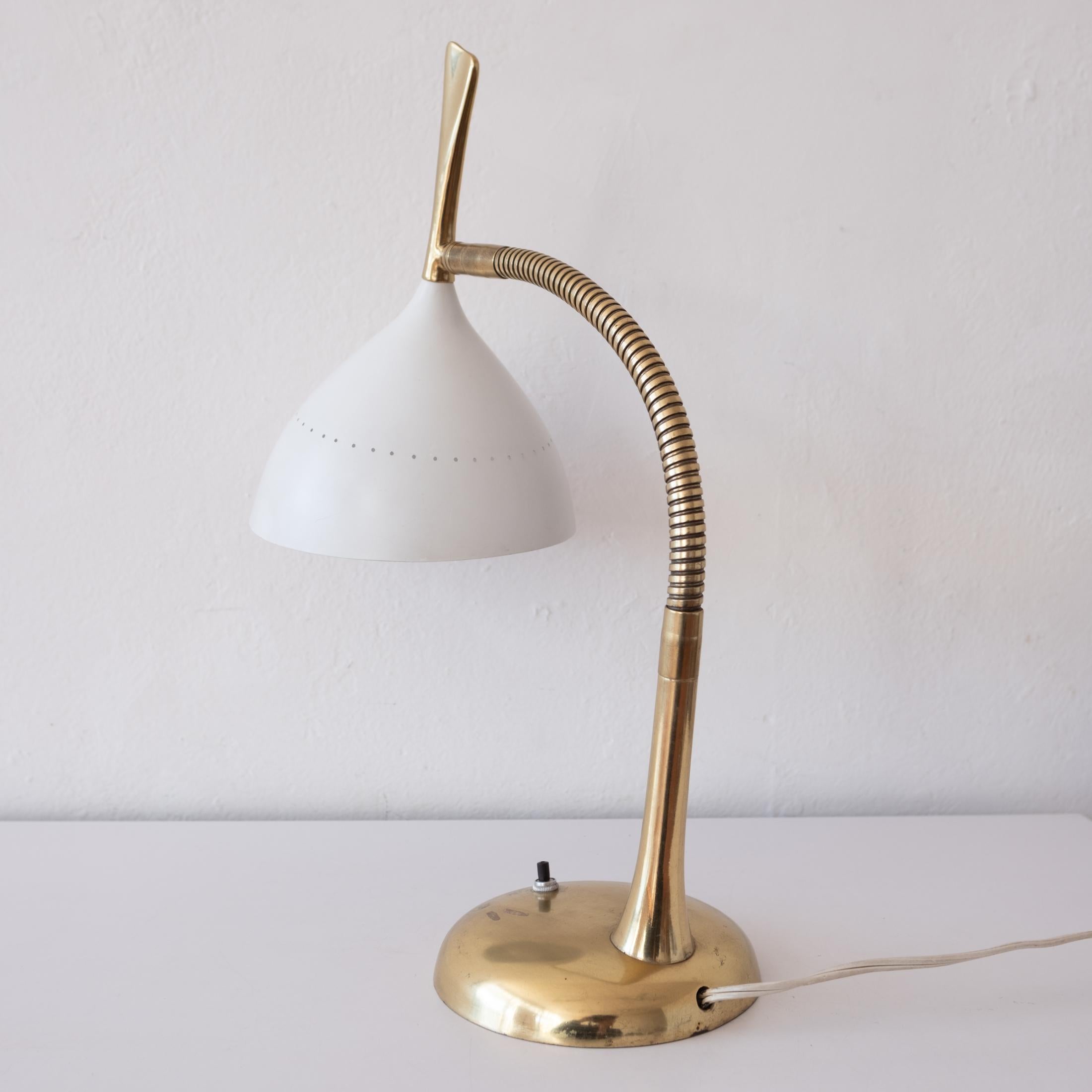 Lampe de table ou de bureau du milieu du siècle dernier en laiton et émaillé de Gerald Thurston en vente 4