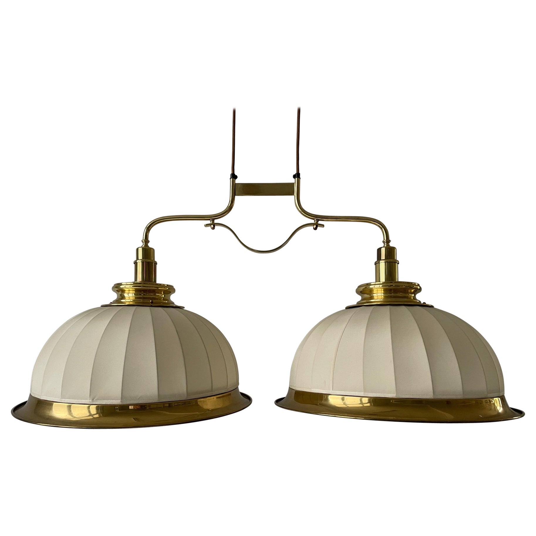 Lampada da soffitto a due paralumi in ottone e tessuto di WKR, 1960, Germania